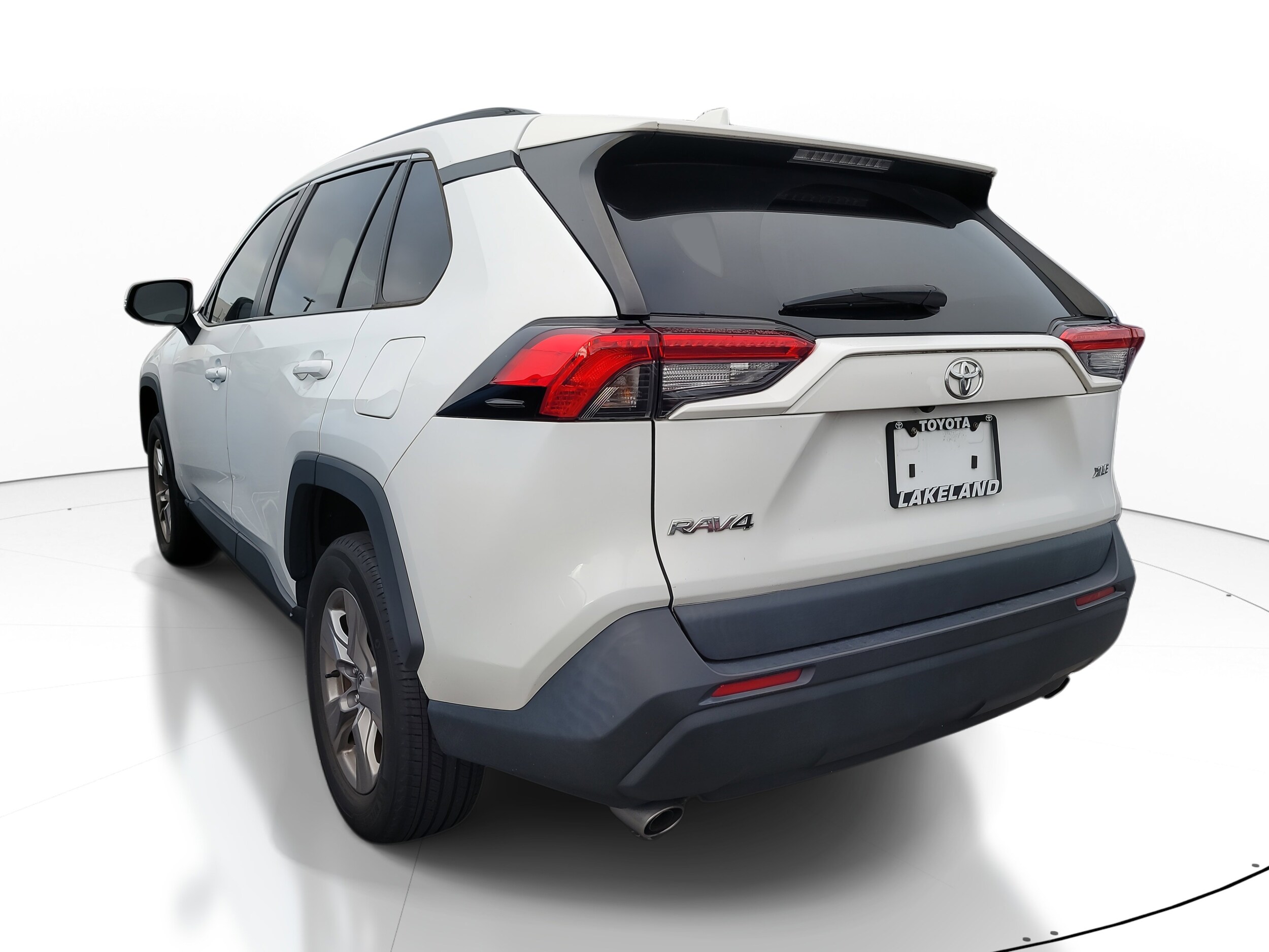2023 Toyota RAV4 XLE photo 4