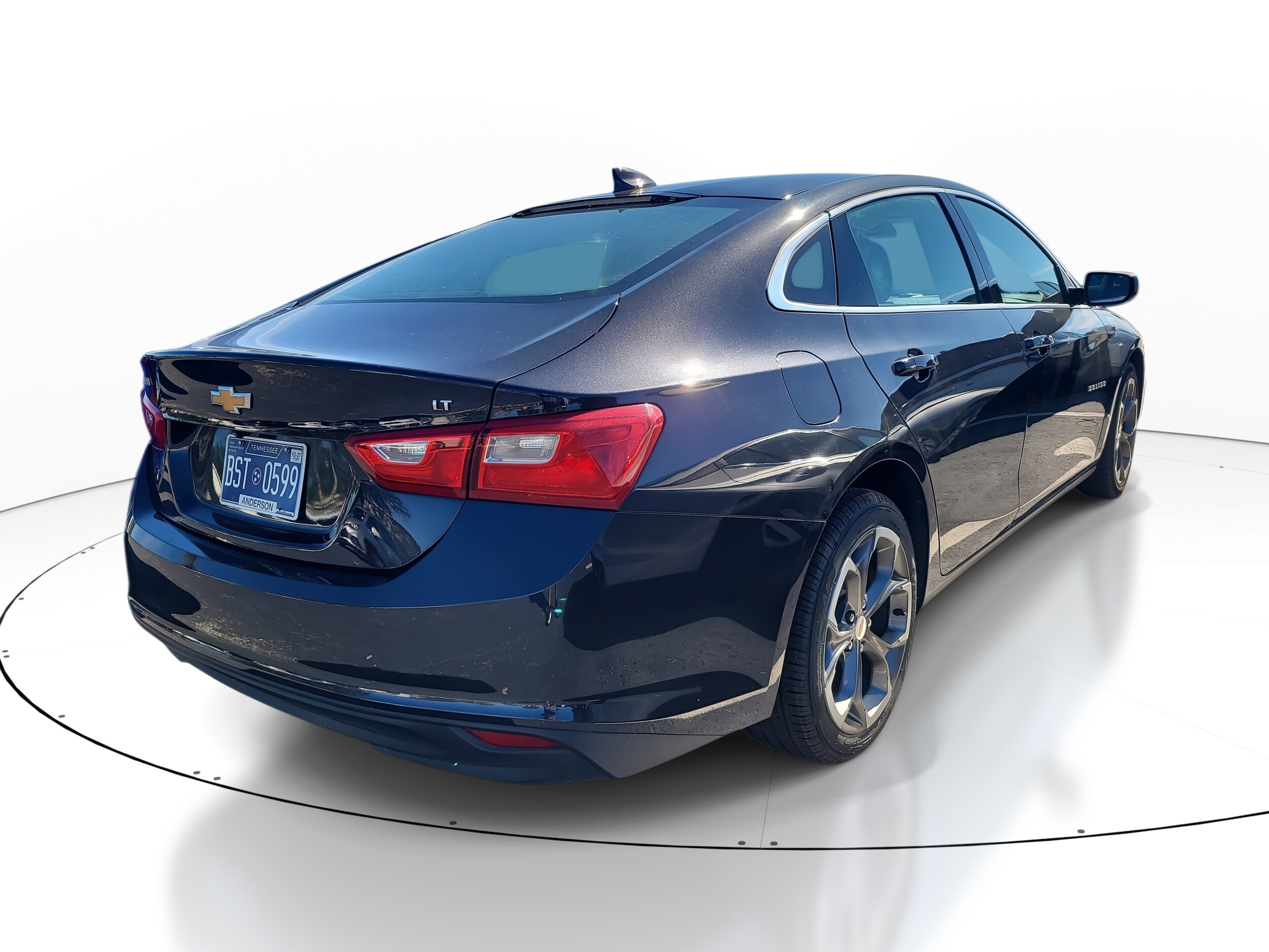 2023 Chevrolet Malibu 1LT photo 2