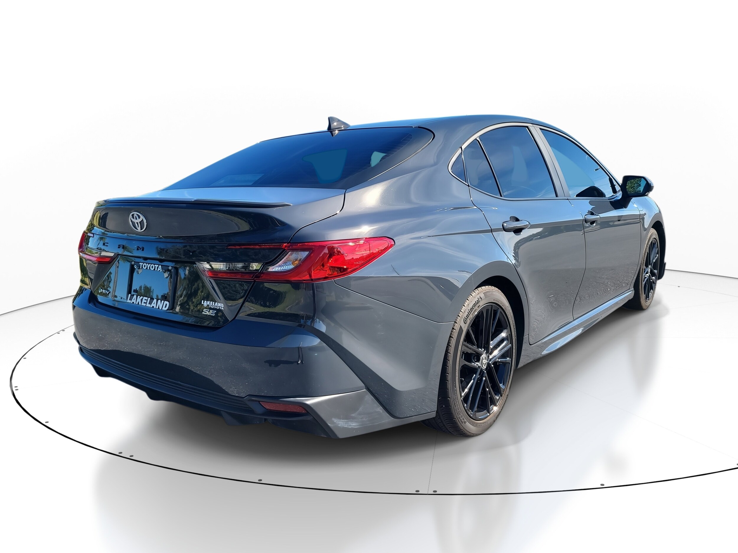 2025 Toyota Camry Hybrid SE photo 4