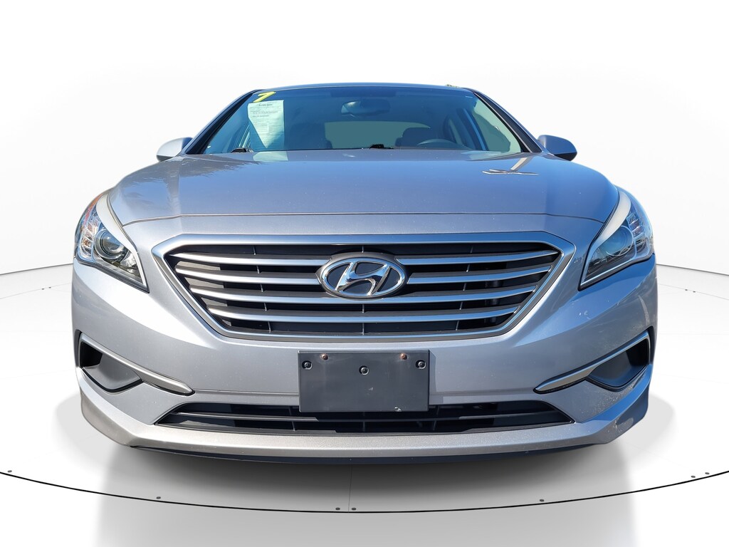 2017 Hyundai Sonata SE photo 2