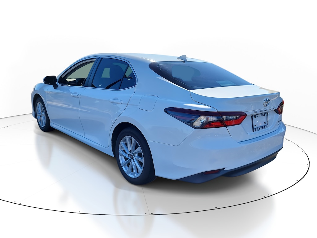 2023 Toyota Camry LE photo 4