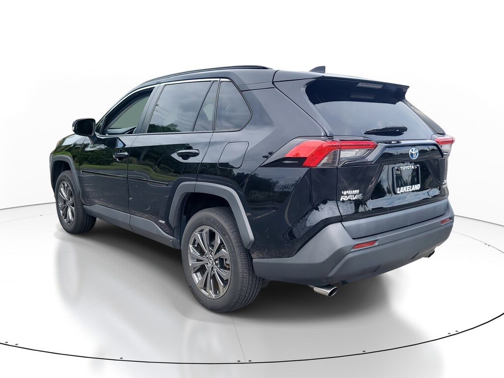 2022 Toyota RAV4 Hybrid XLE Premium photo 4
