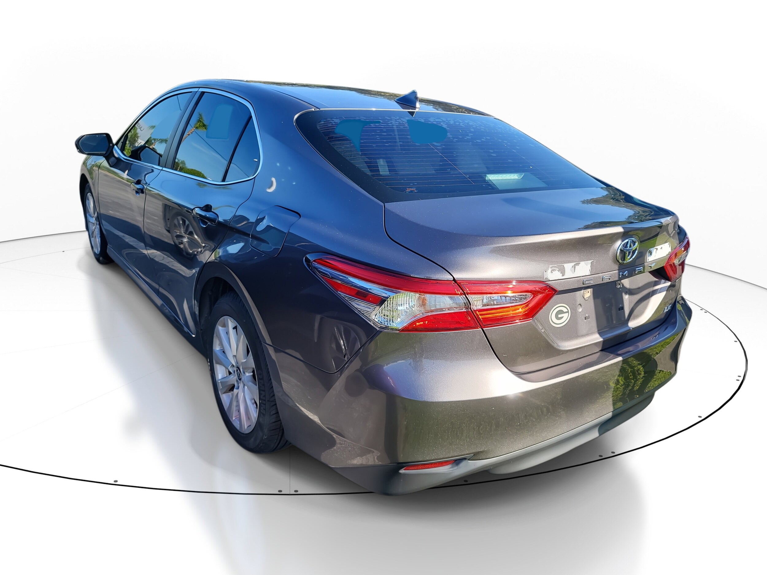 2020 Toyota Camry LE photo 4