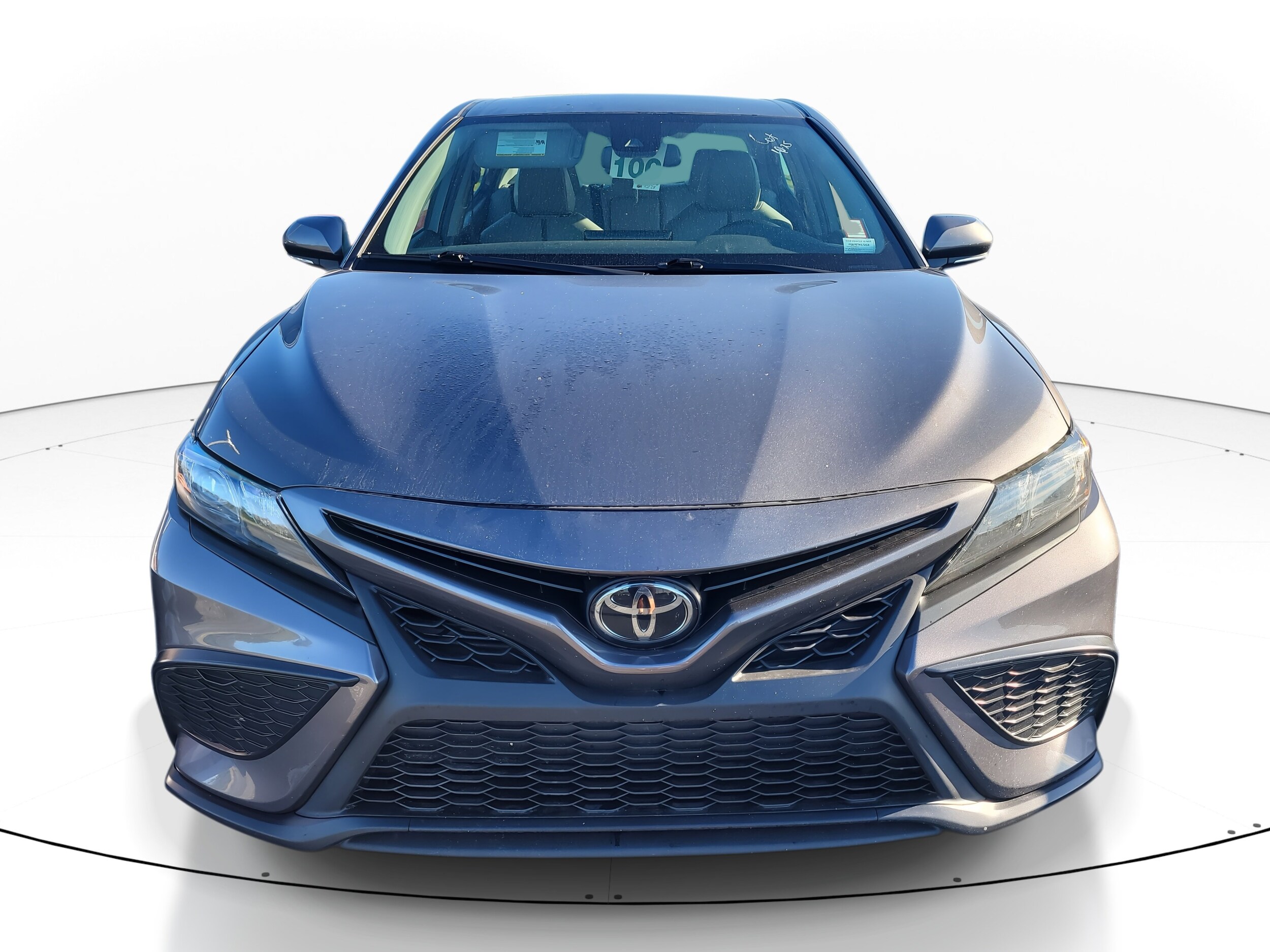 2022 Toyota Camry SE photo 2