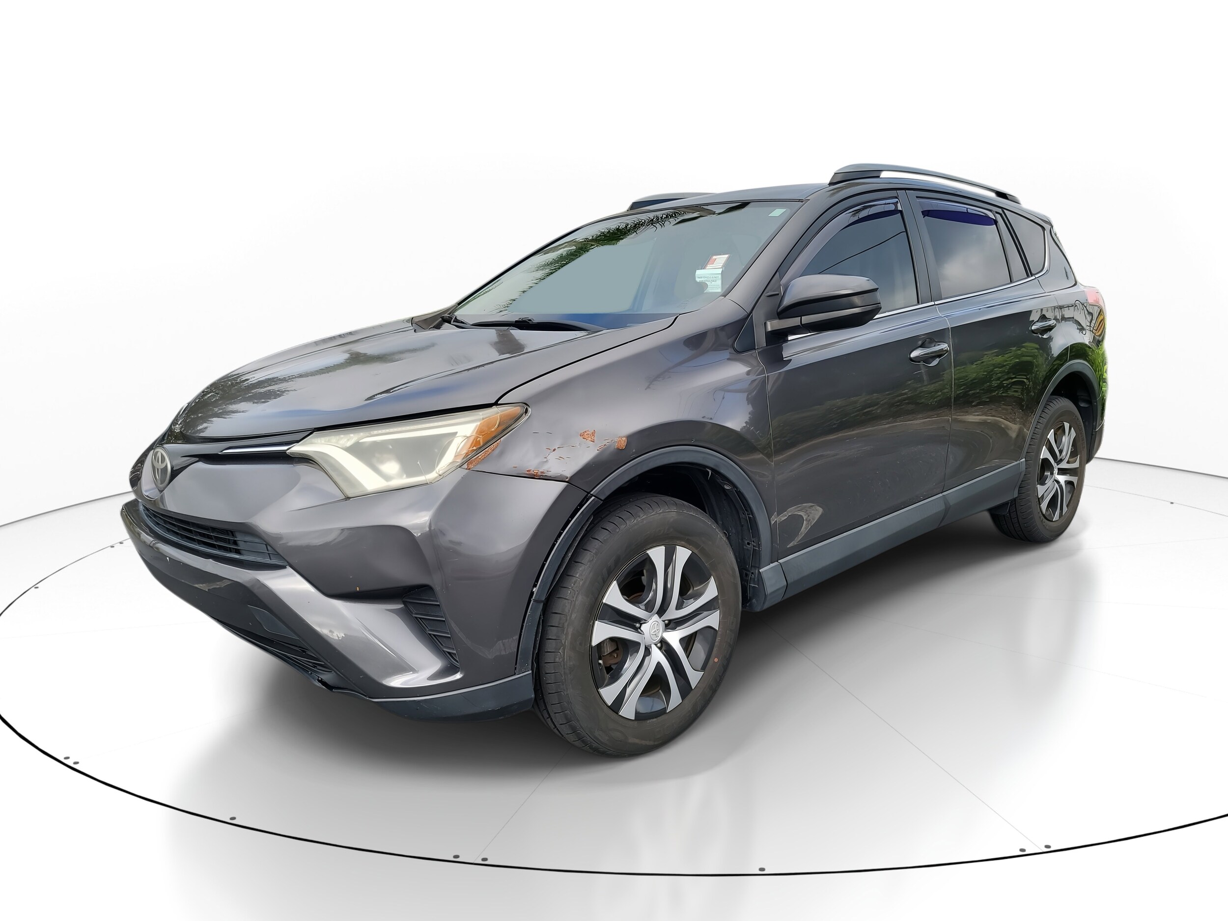 2017 Toyota RAV4 LE photo 3