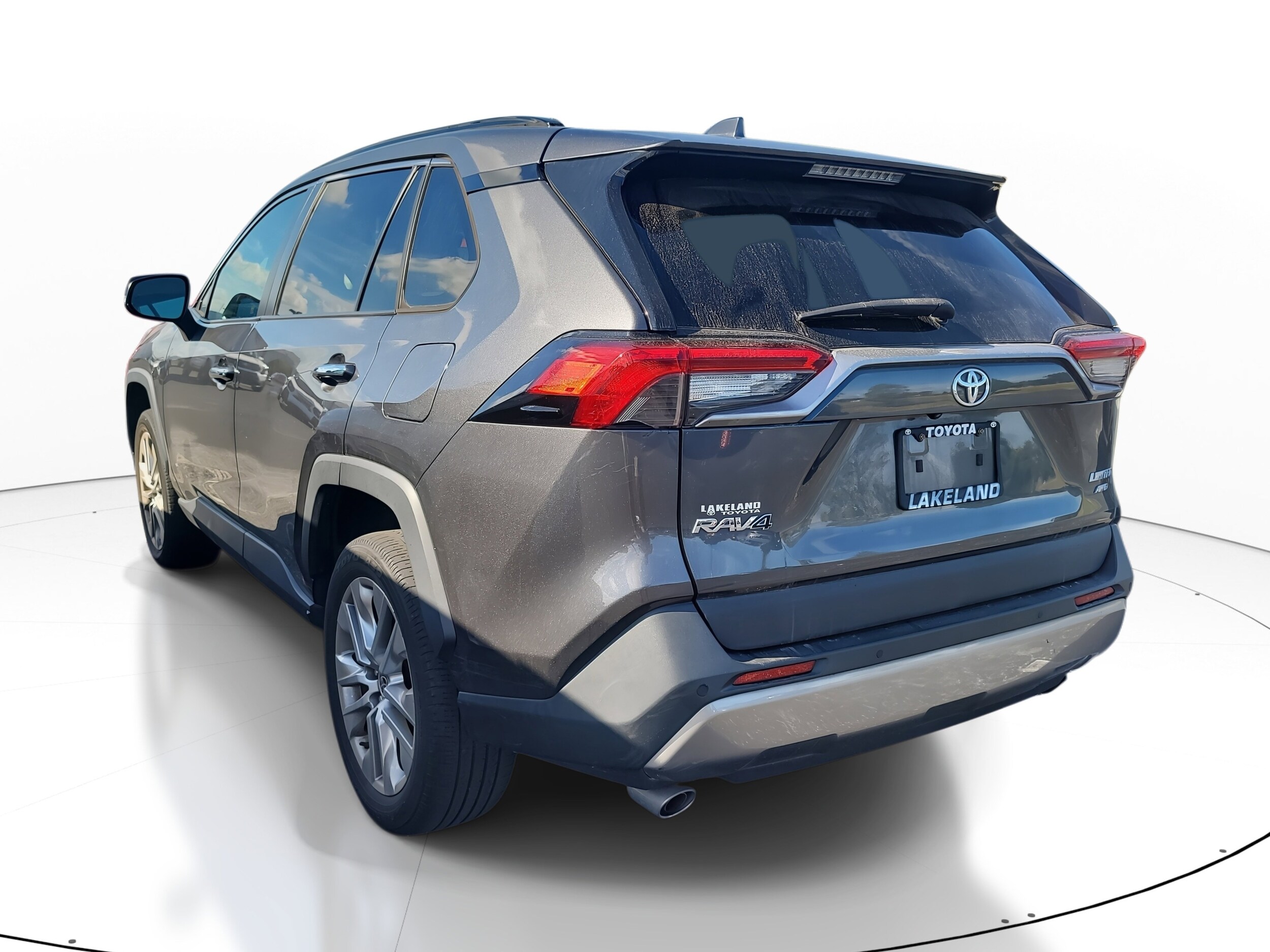 2022 Toyota RAV4 Limited photo 4