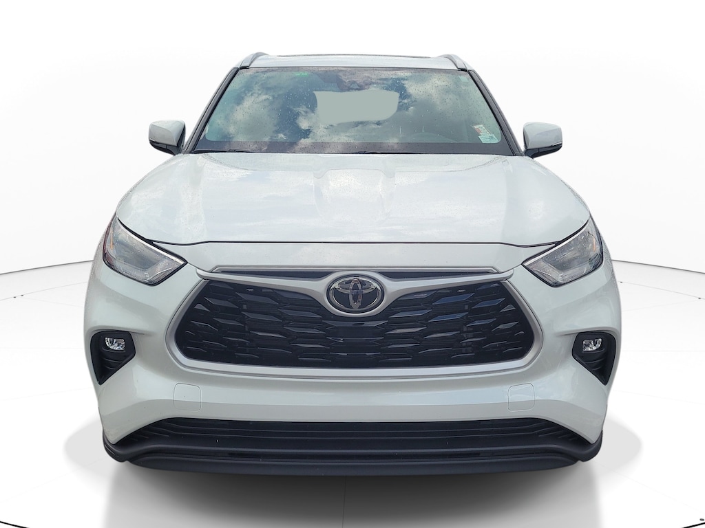 Used 2024 Toyota Highlander LE SUV