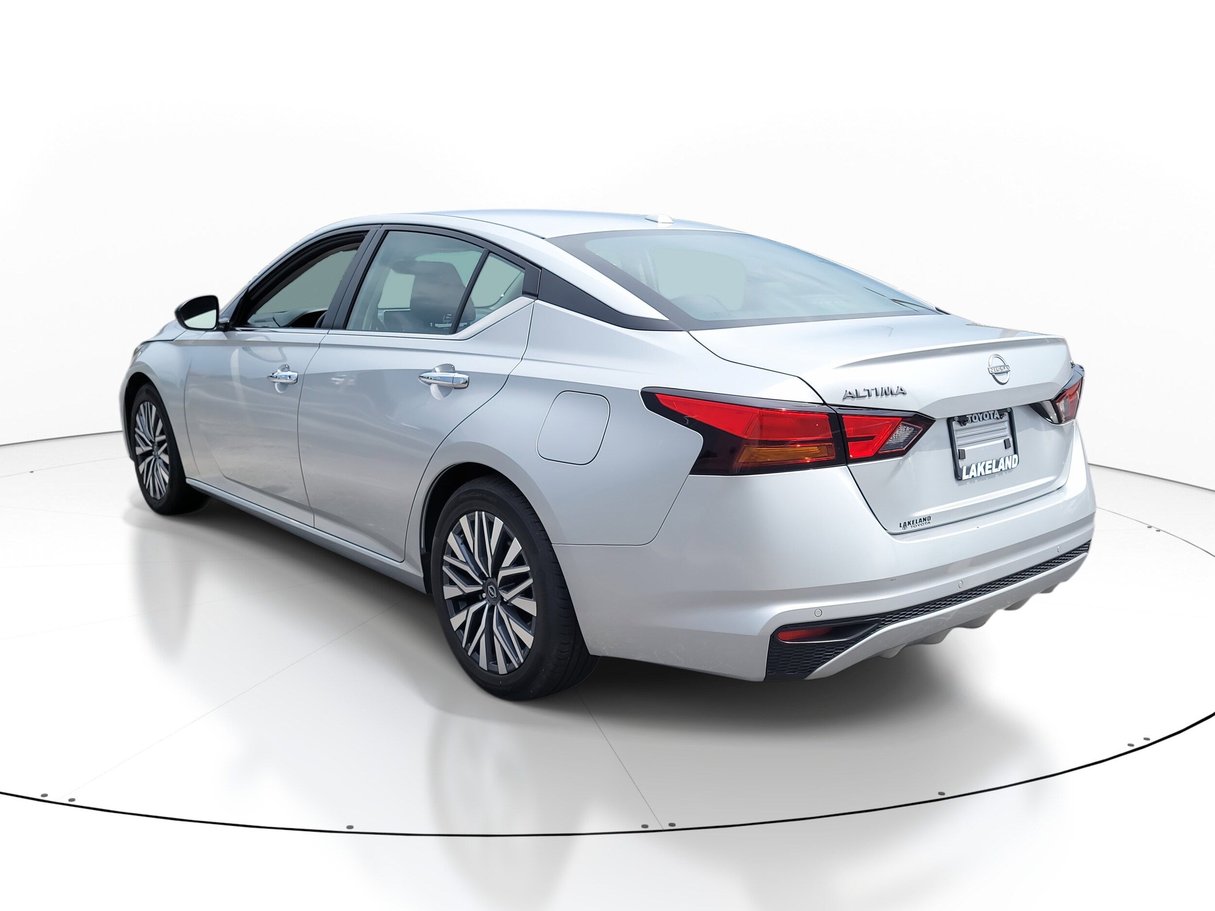 2024 Nissan Altima 2.5 SV photo 4