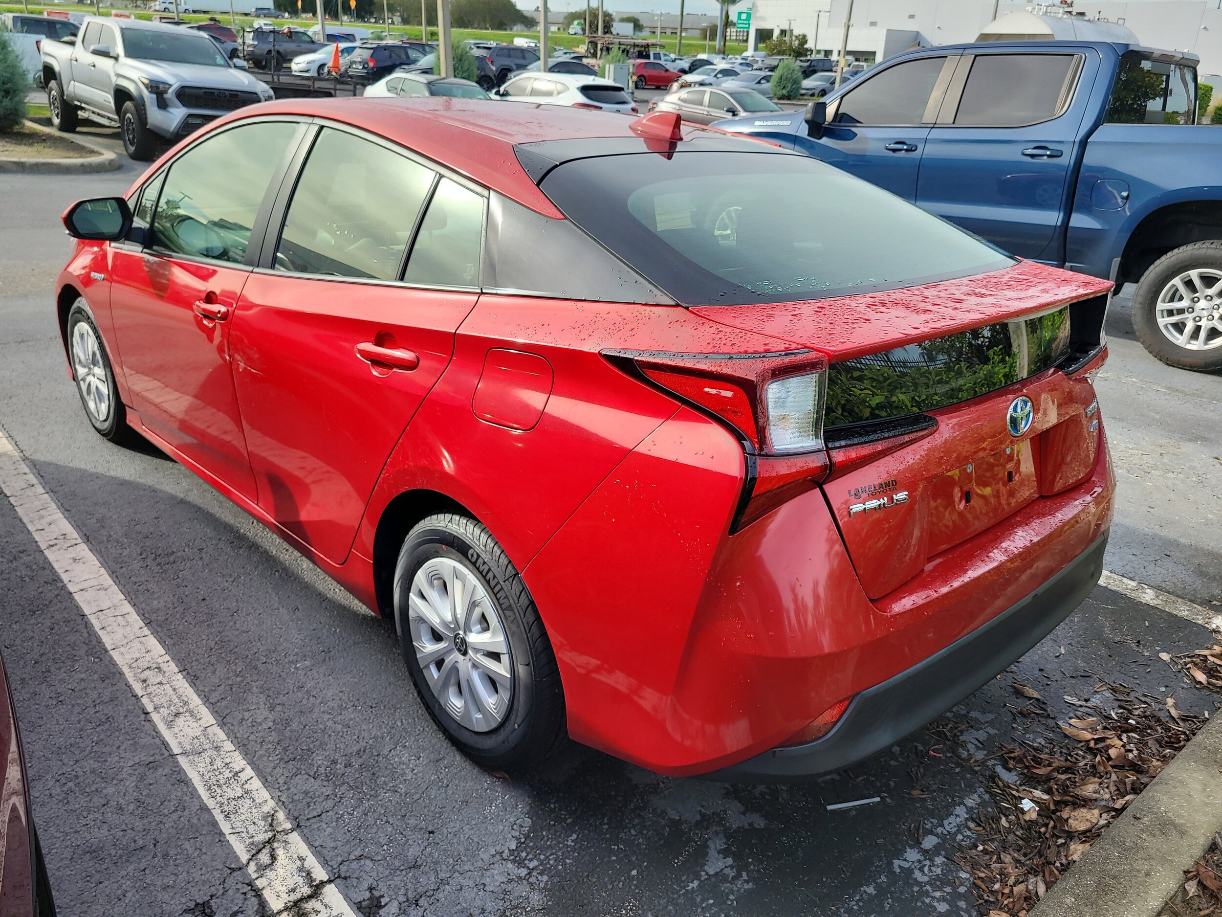 2022 Toyota Prius L Eco photo 2