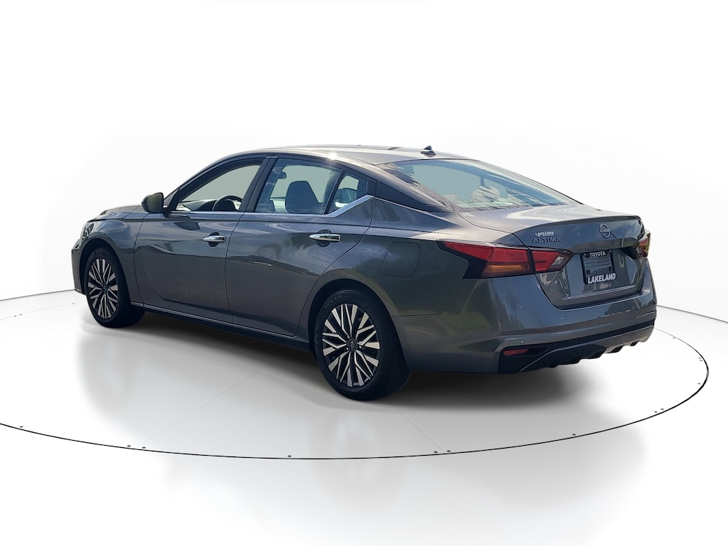 Used 2025 Nissan Altima SV Sedan
