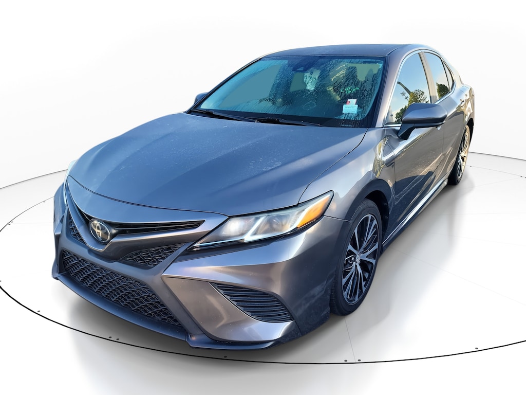 Used 2019 Toyota Camry SE Sedan