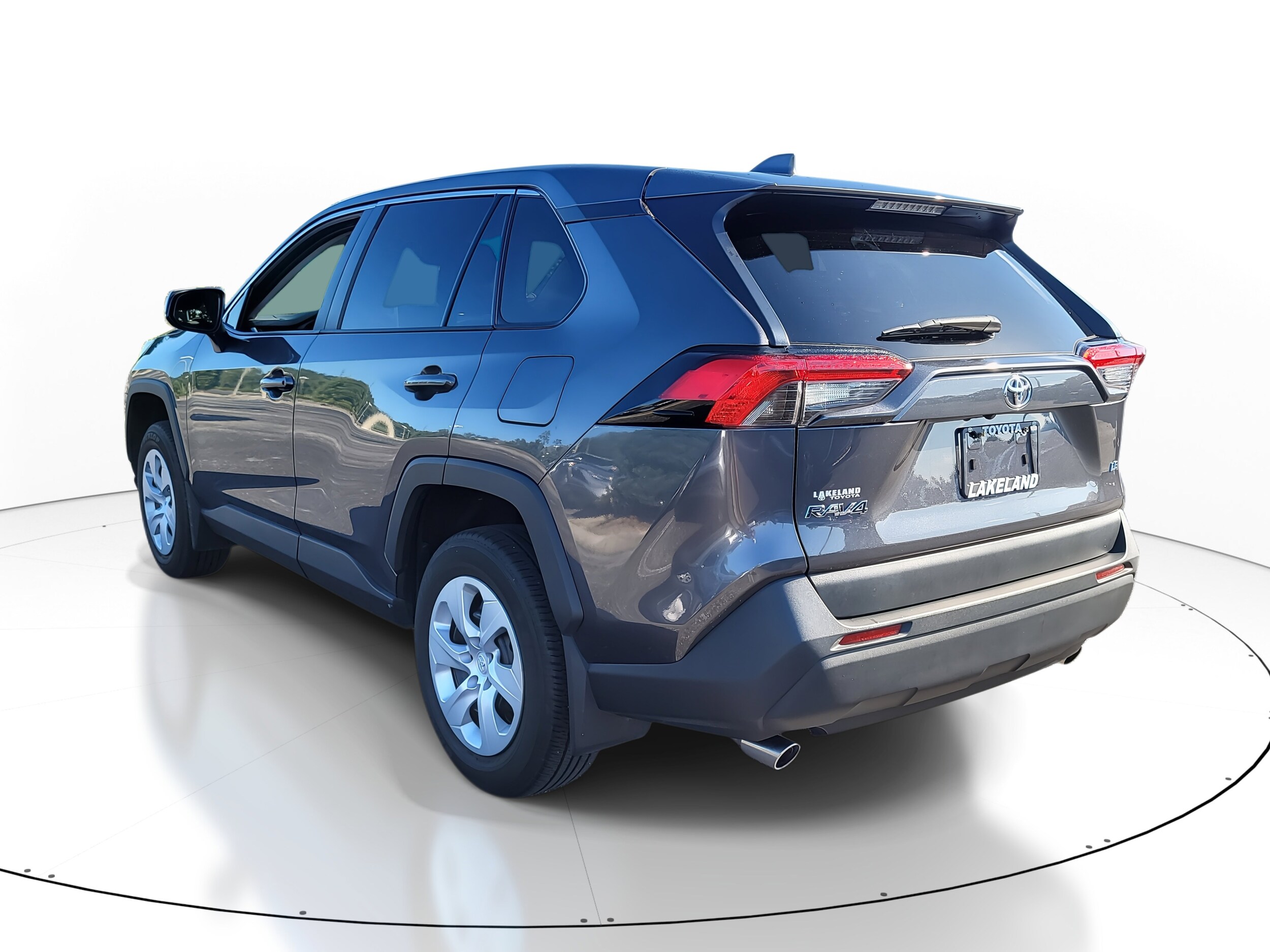 2024 Toyota RAV4 LE photo 4