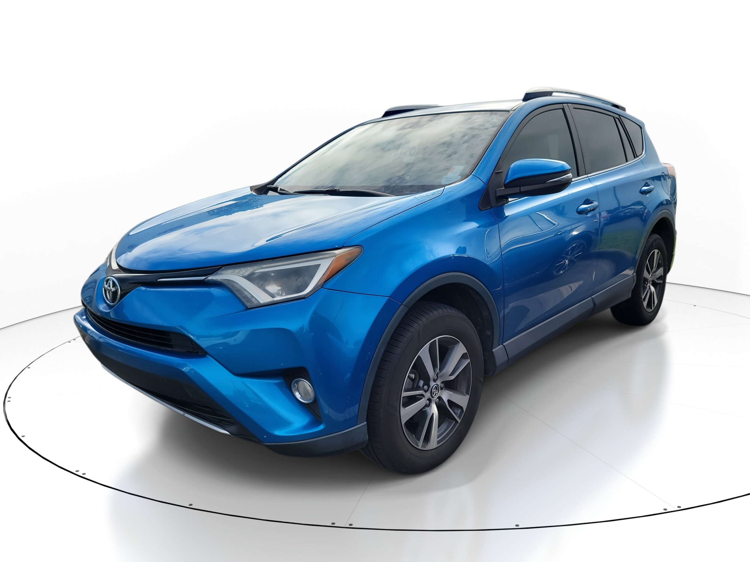 2016 Toyota RAV4 XLE photo 3