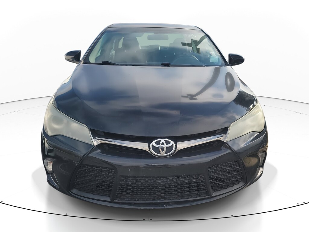 Used 2016 Toyota Camry SE Sedan