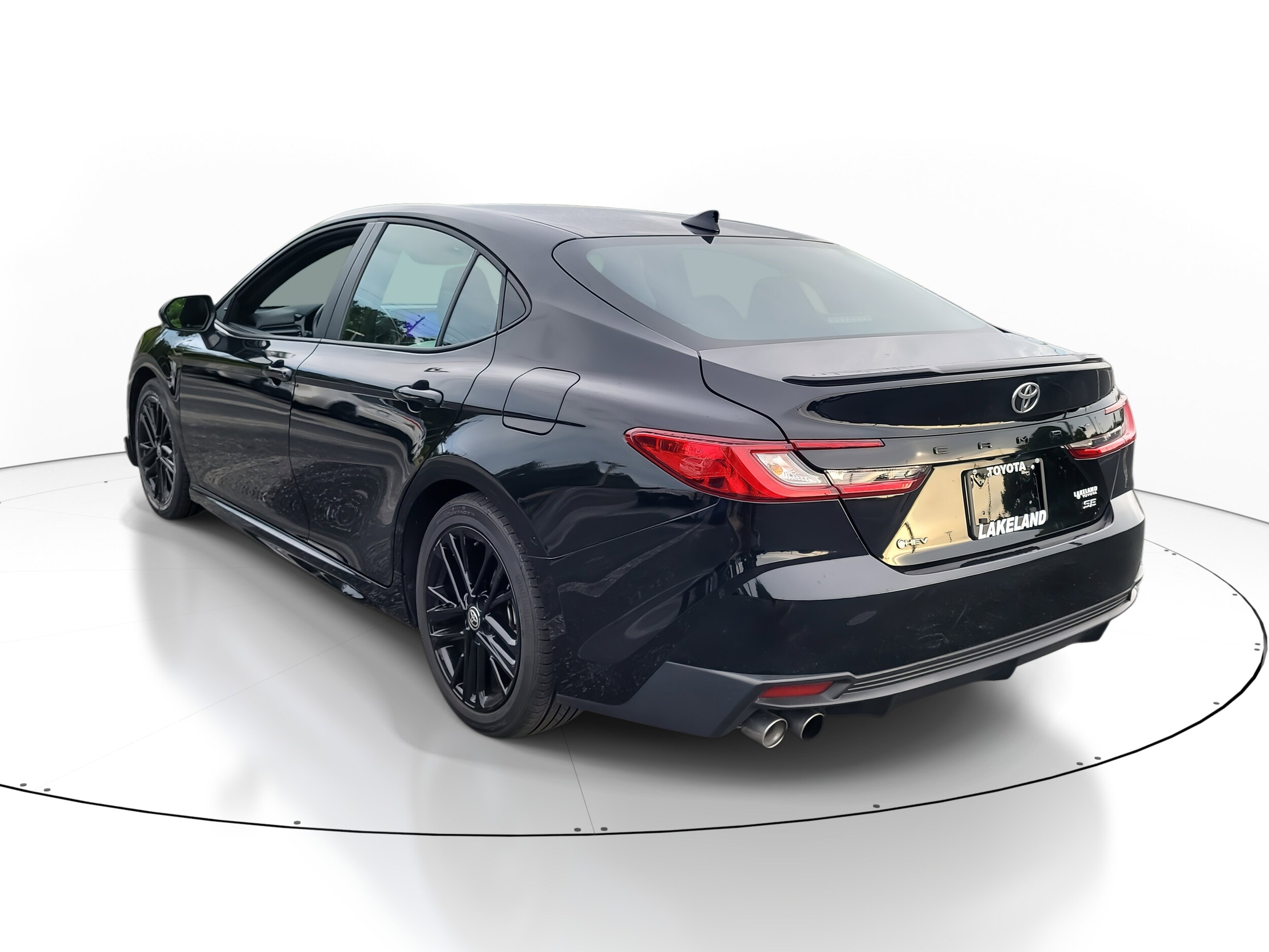 2025 Toyota Camry SE photo 3
