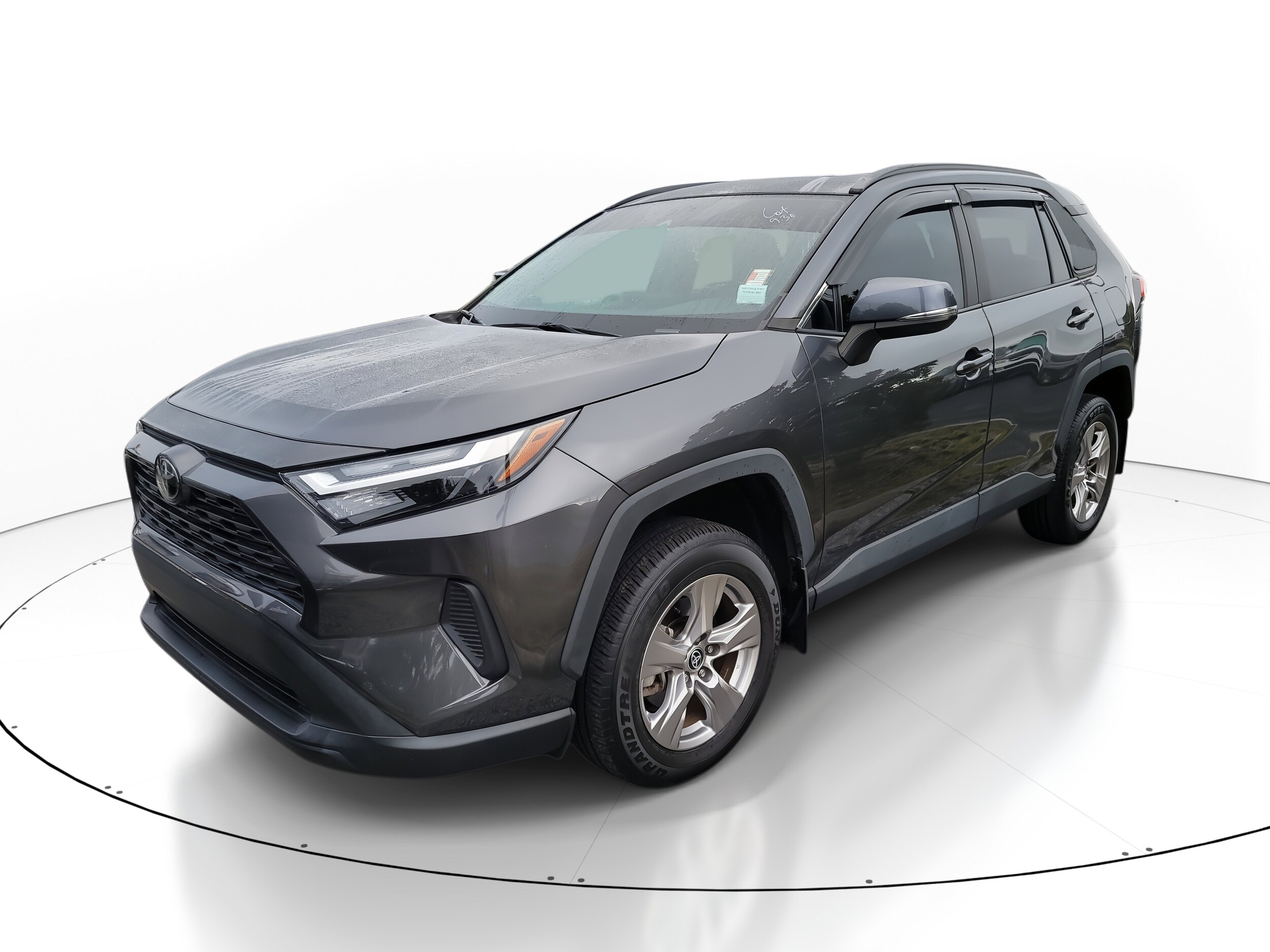 2023 Toyota RAV4 XLE photo 3