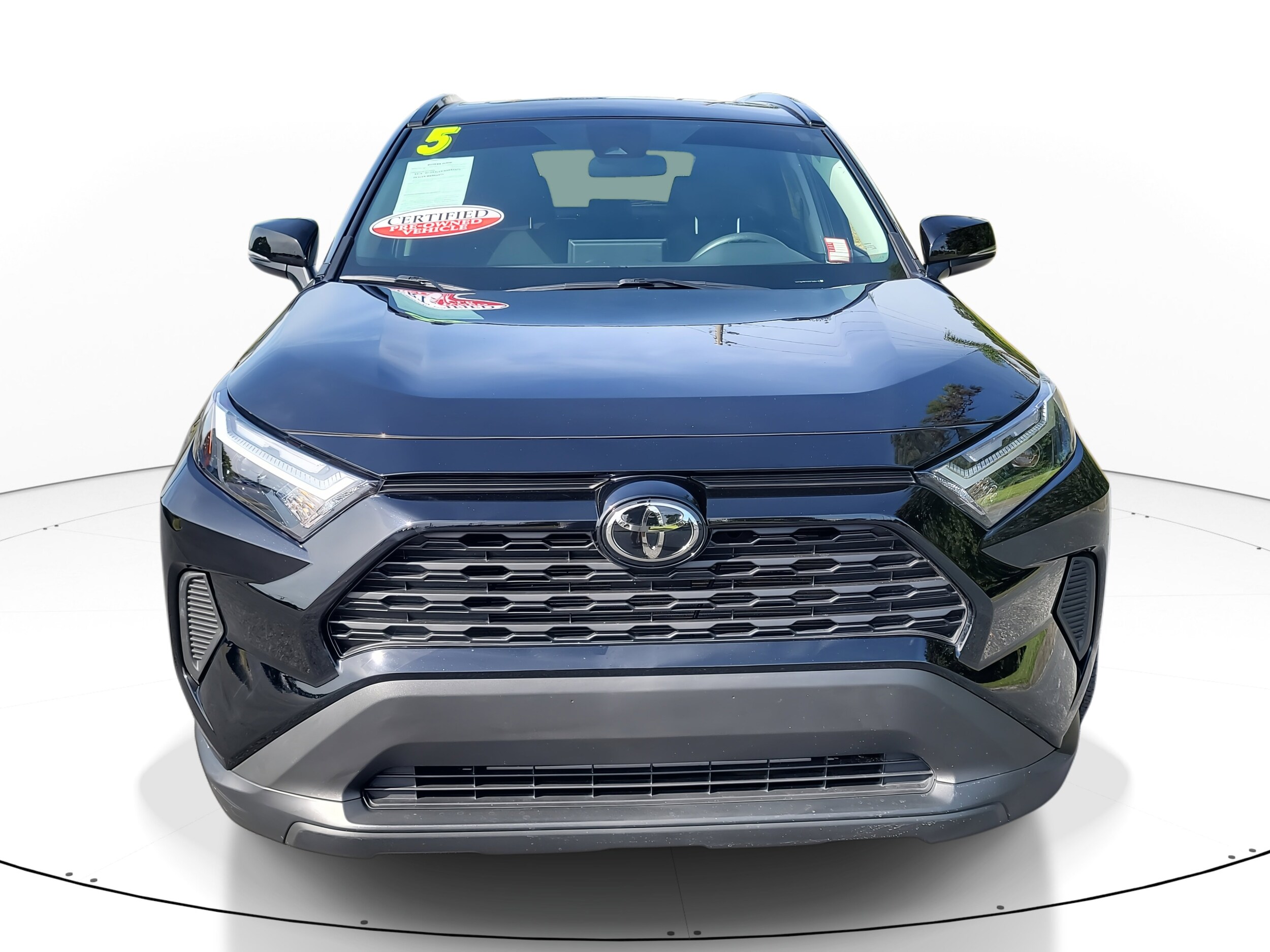 2025 Toyota RAV4 XLE photo 2