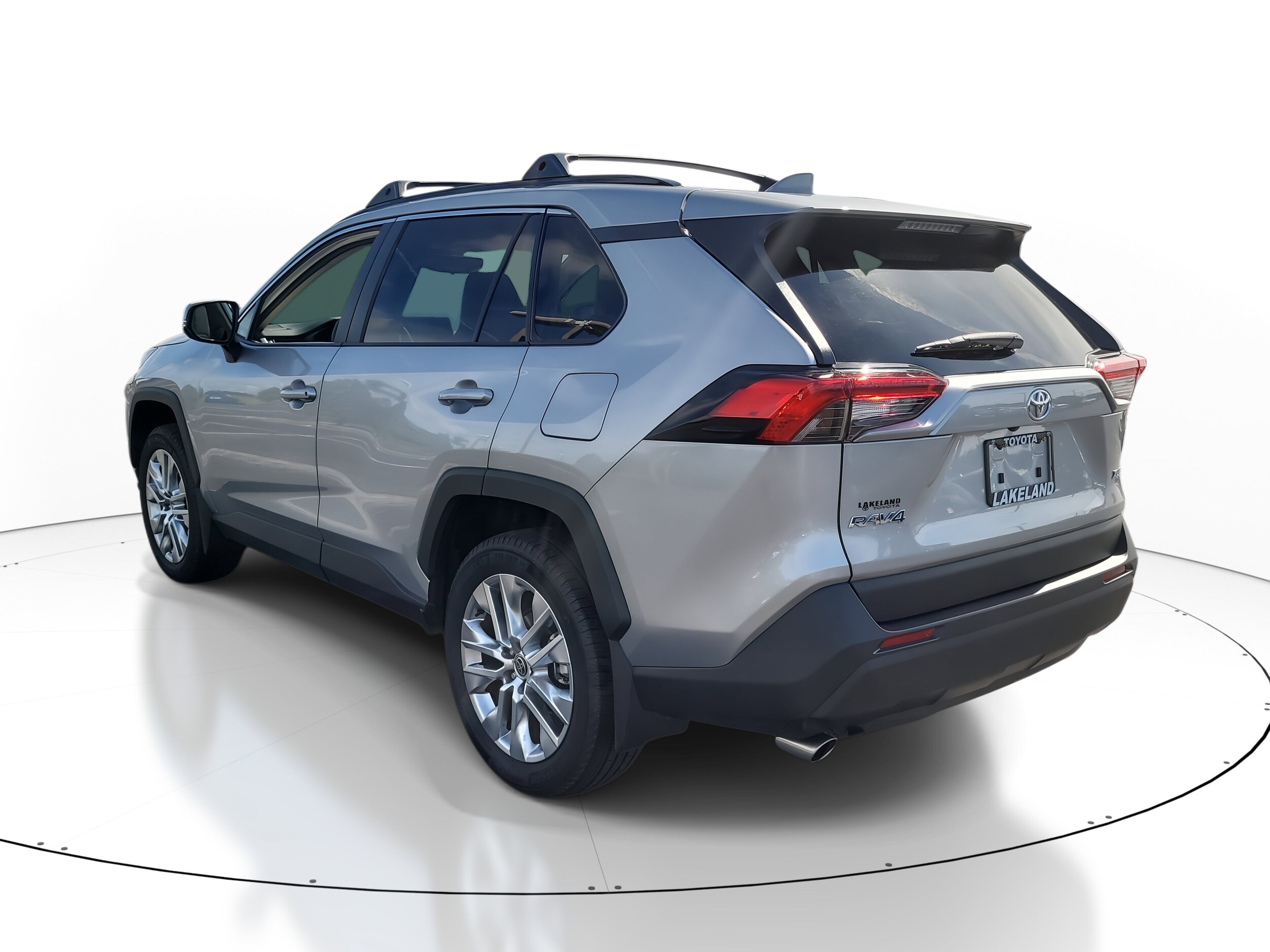 2025 Toyota RAV4 XLE Premium photo 4
