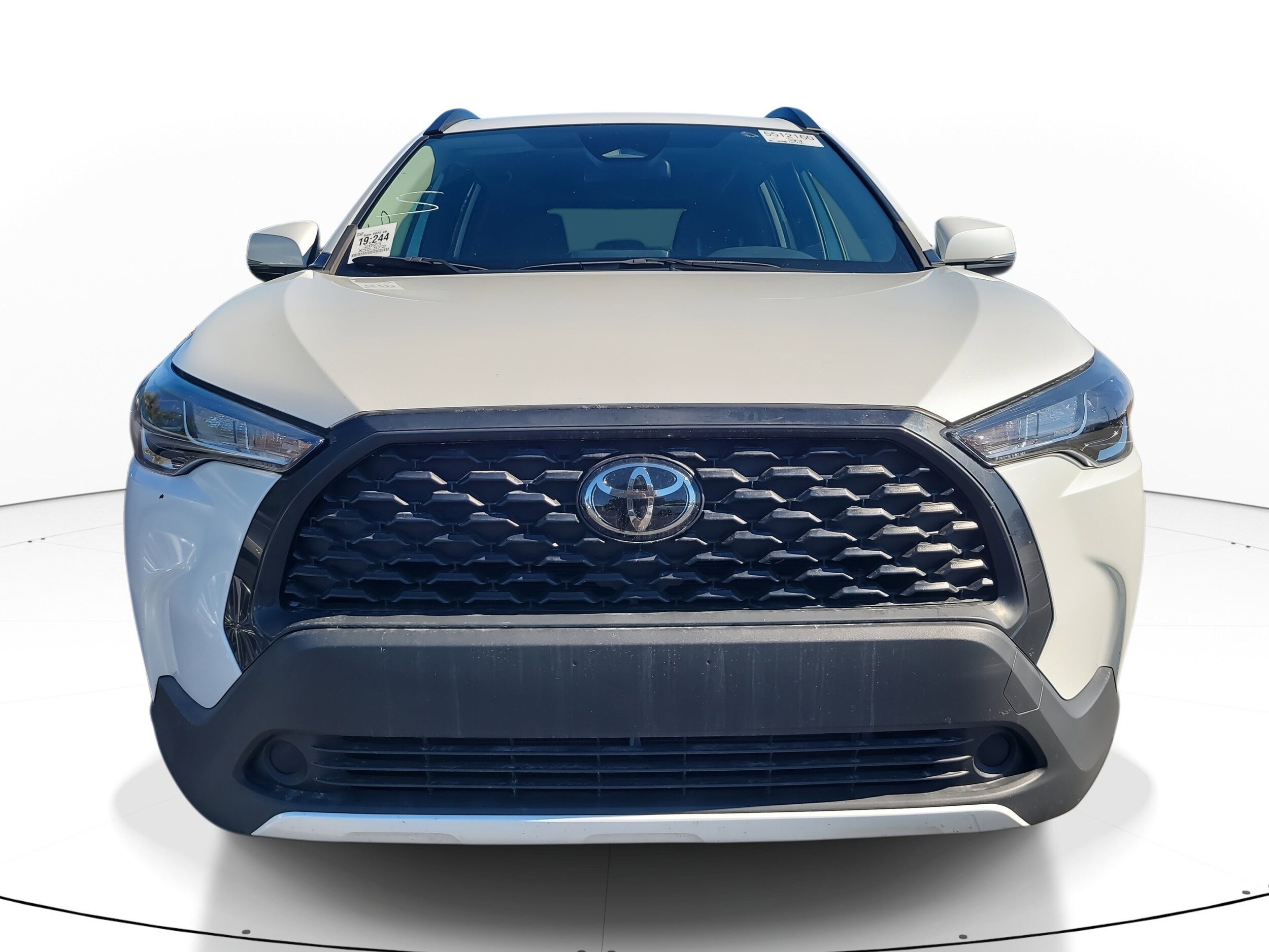 2023 Toyota Corolla Cross LE photo 2