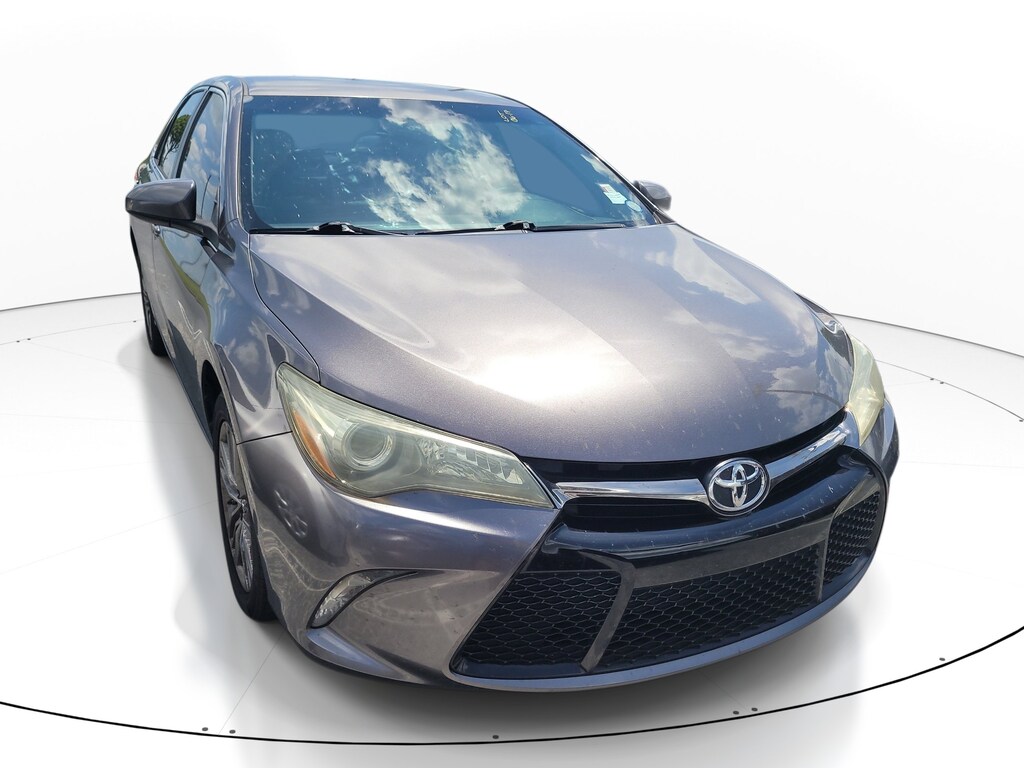 Used 2016 Toyota Camry XLE Sedan