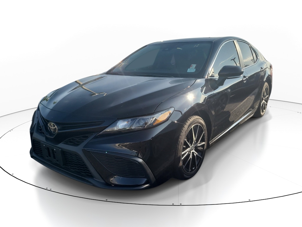 Used 2023 Toyota Camry SE Sedan