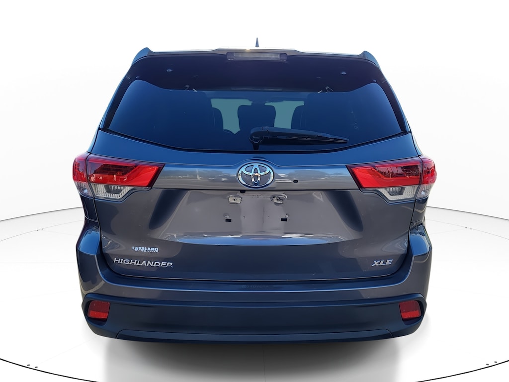 Used 2017 Toyota Highlander XLE V6 SUV