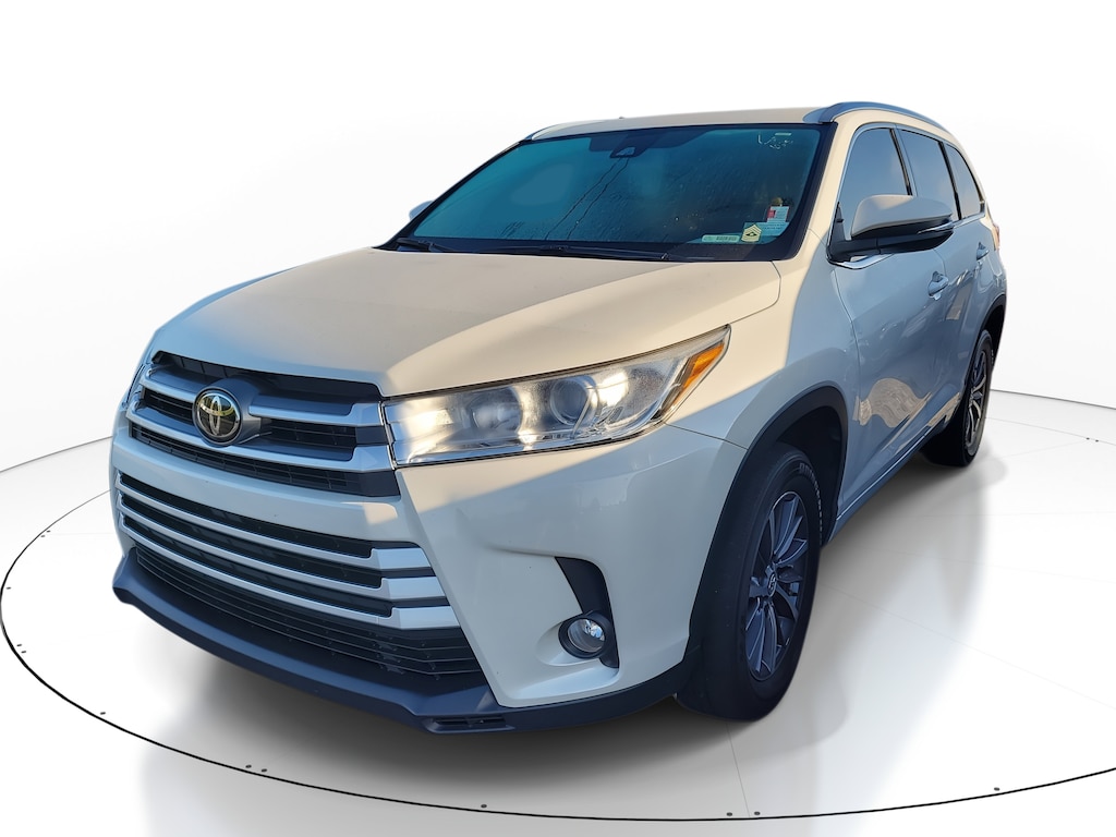 Used 2017 Toyota Highlander XLE V6 SUV