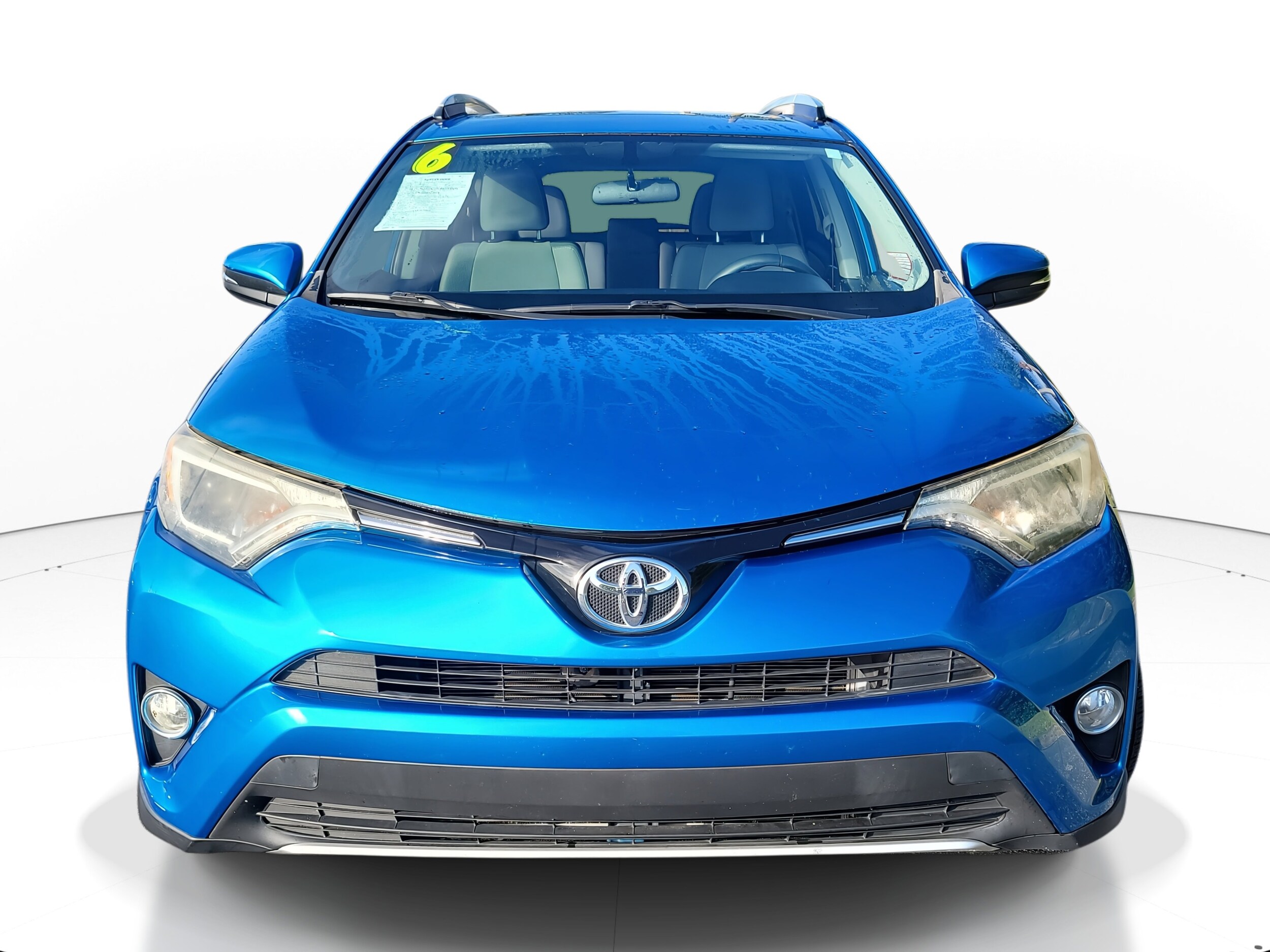 2016 Toyota RAV4 XLE photo 2