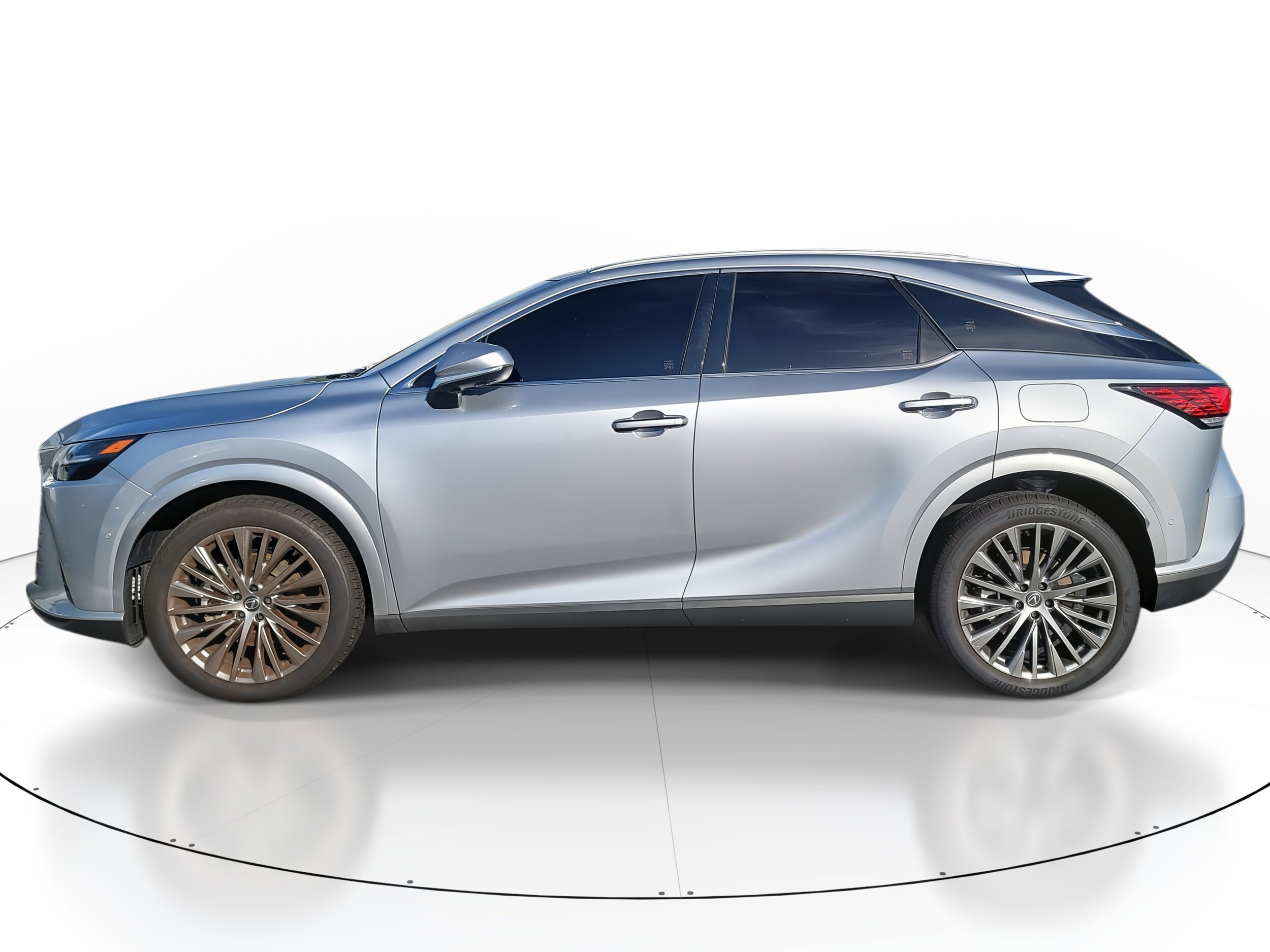2025 Lexus RX 450h+ Luxury photo 3