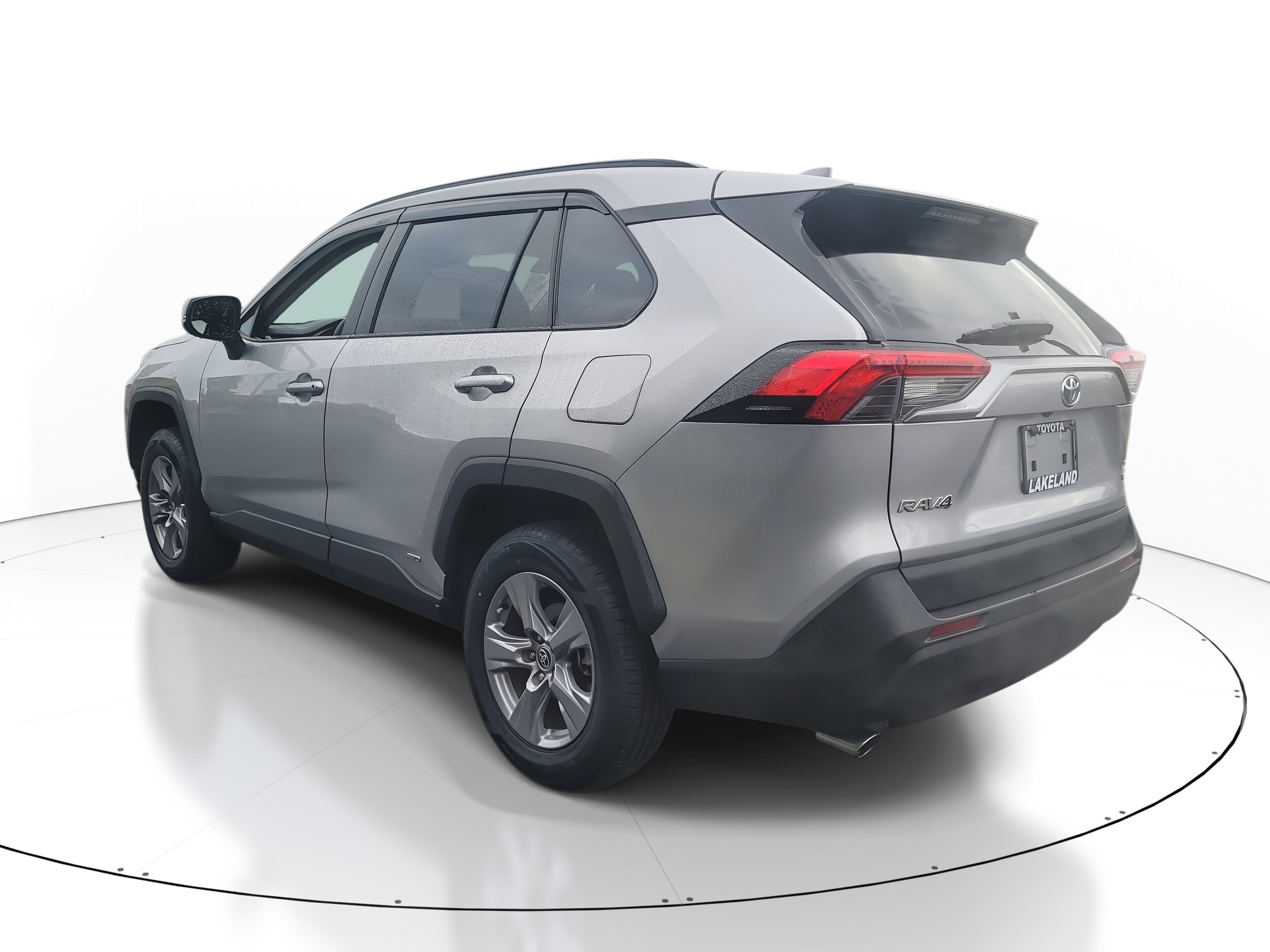2022 Toyota RAV4 Hybrid XLE photo 4