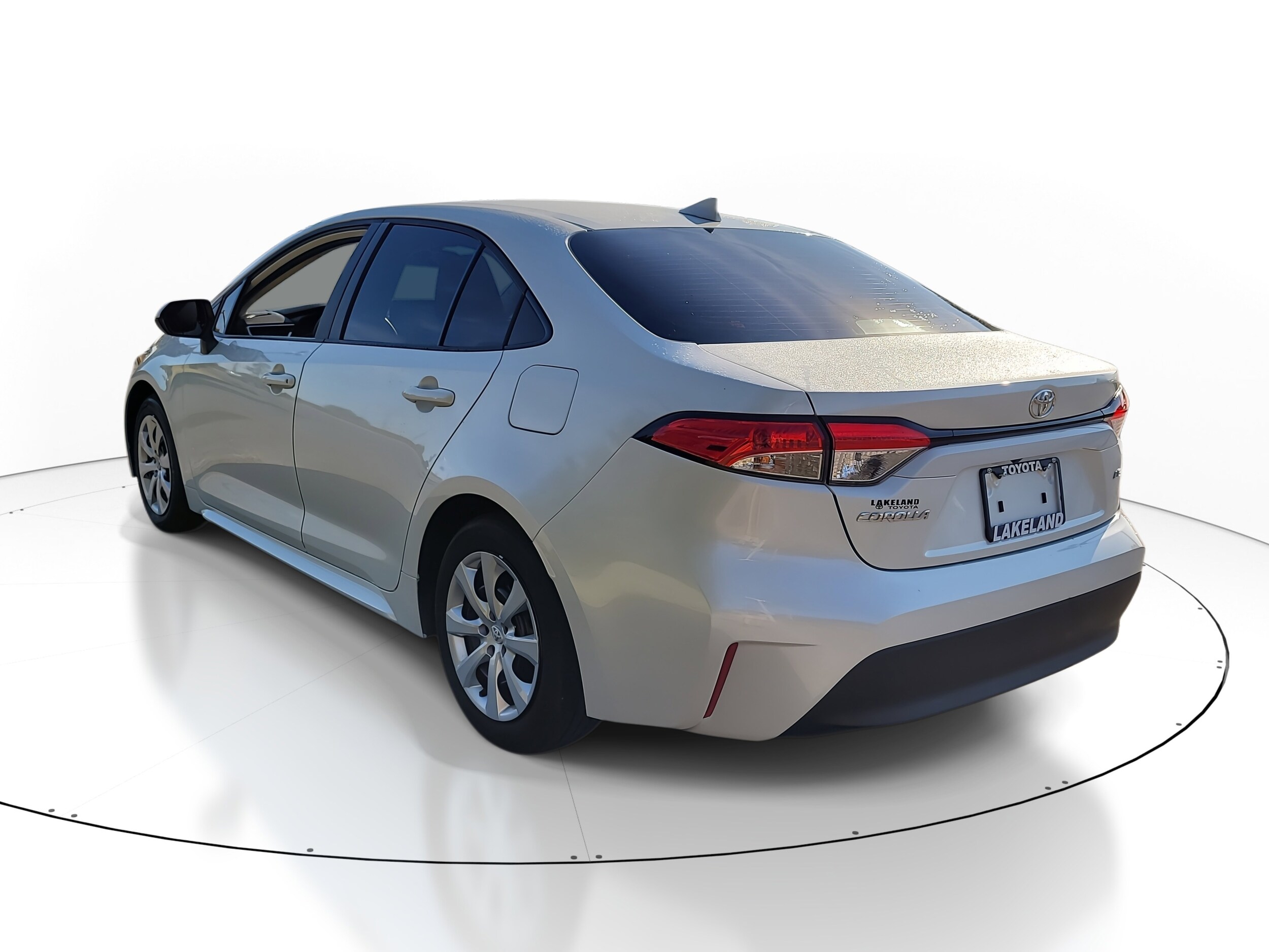 2025 Toyota Corolla LE photo 4