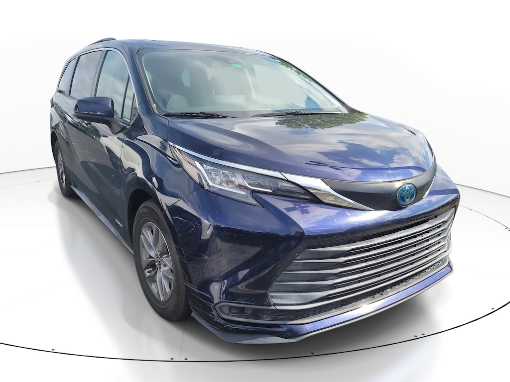 Used 2021 Toyota Sienna LE 8 Passenger Van
