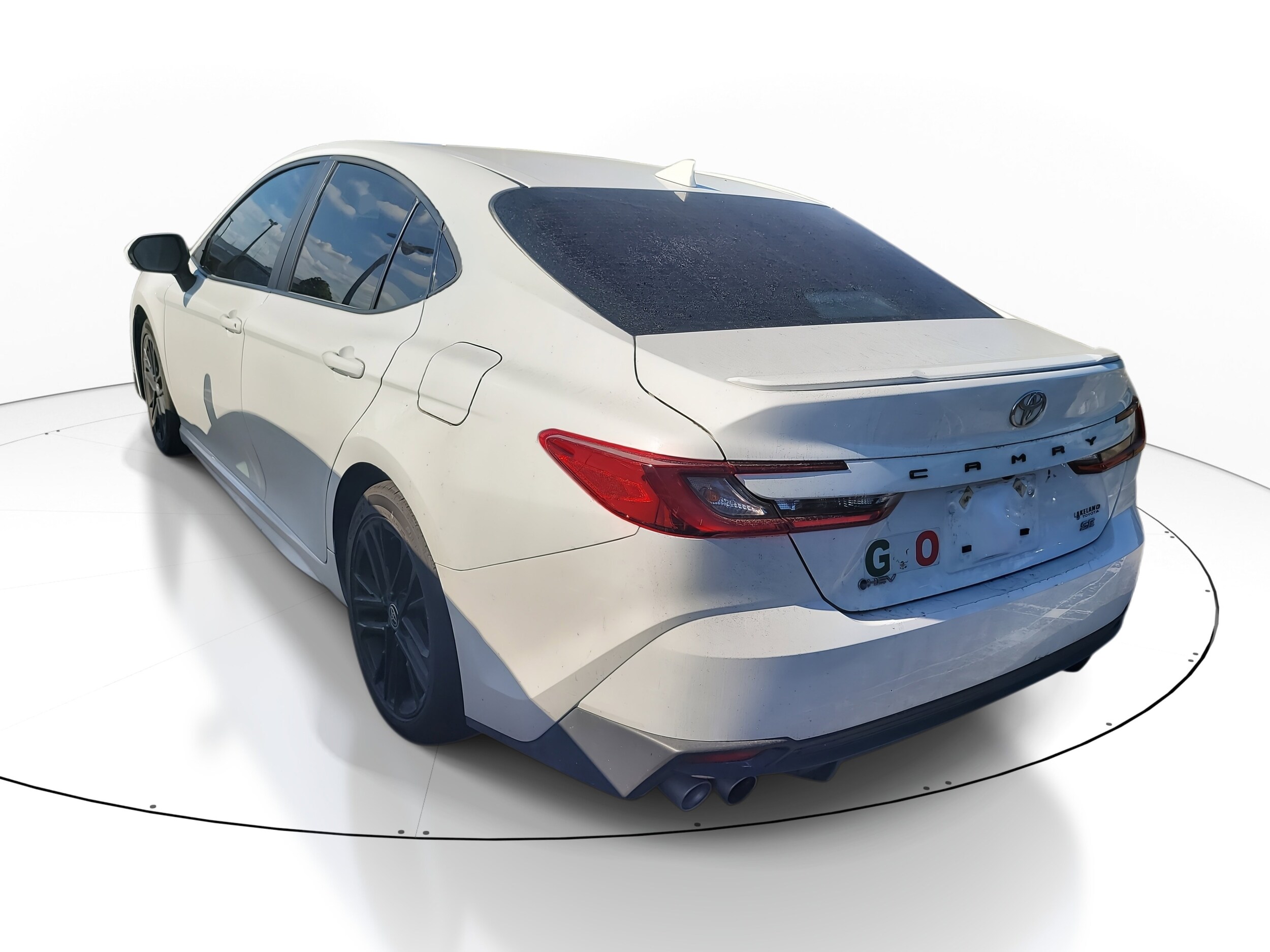 2025 Toyota Camry SE photo 4