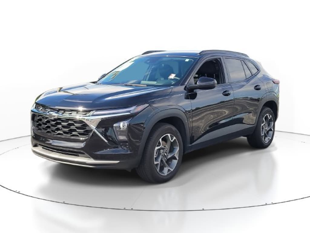 Used 2025 Chevrolet Trax LT SUV