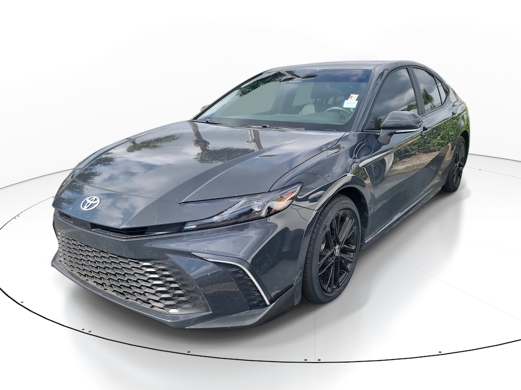 2025 Toyota Camry SE photo 4