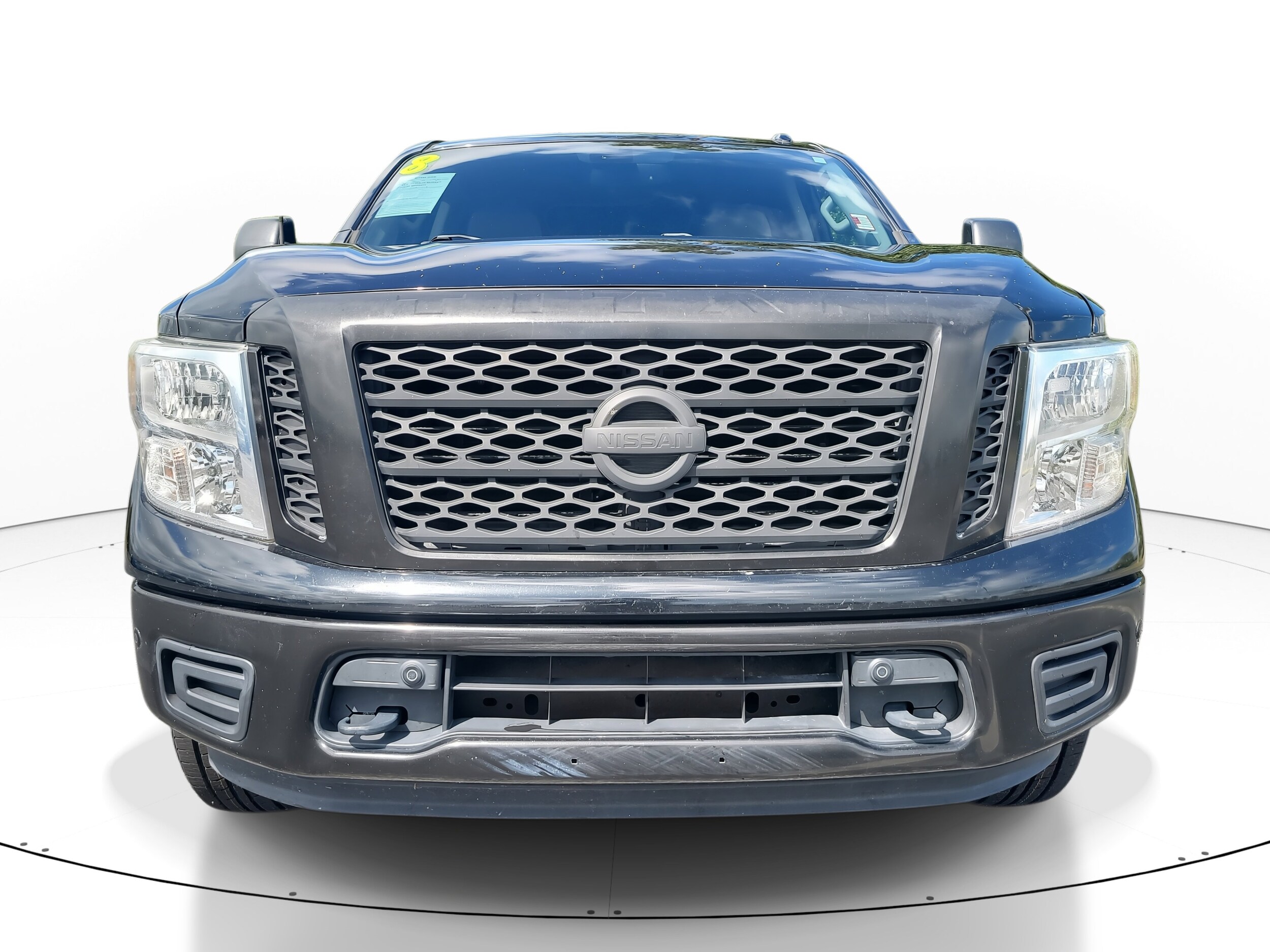 2018 Nissan Titan SV photo 2