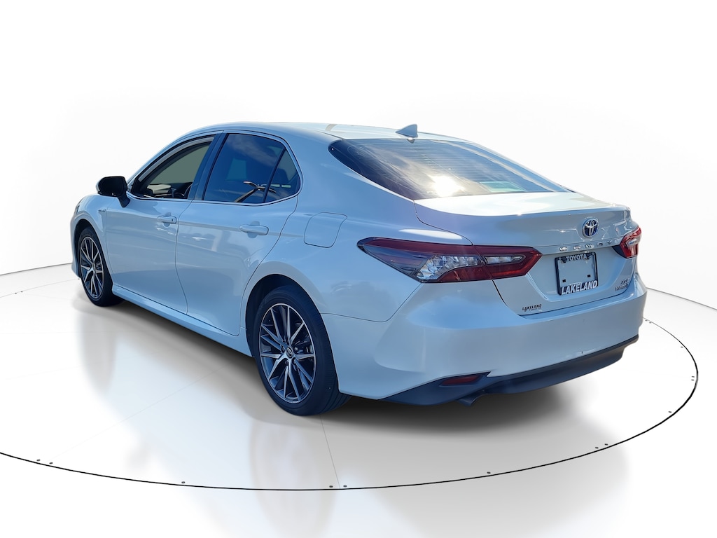 Used 2021 Toyota Camry Hybrid XLE Sedan