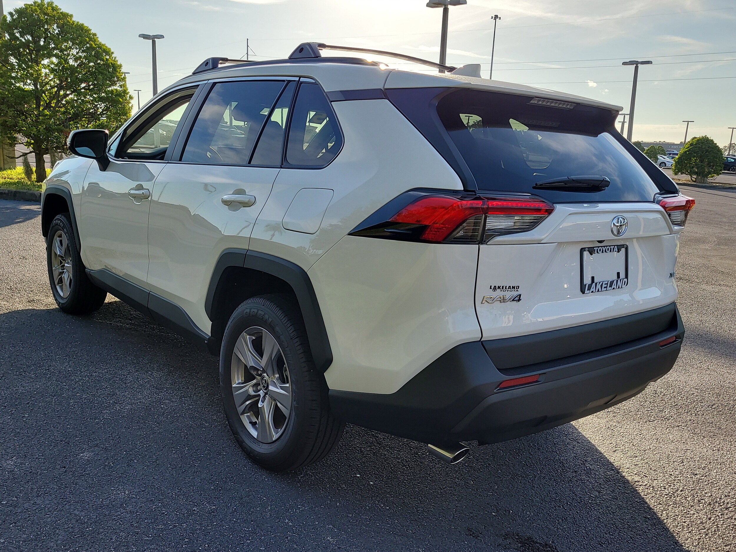 2025 Toyota RAV4 XLE photo 2