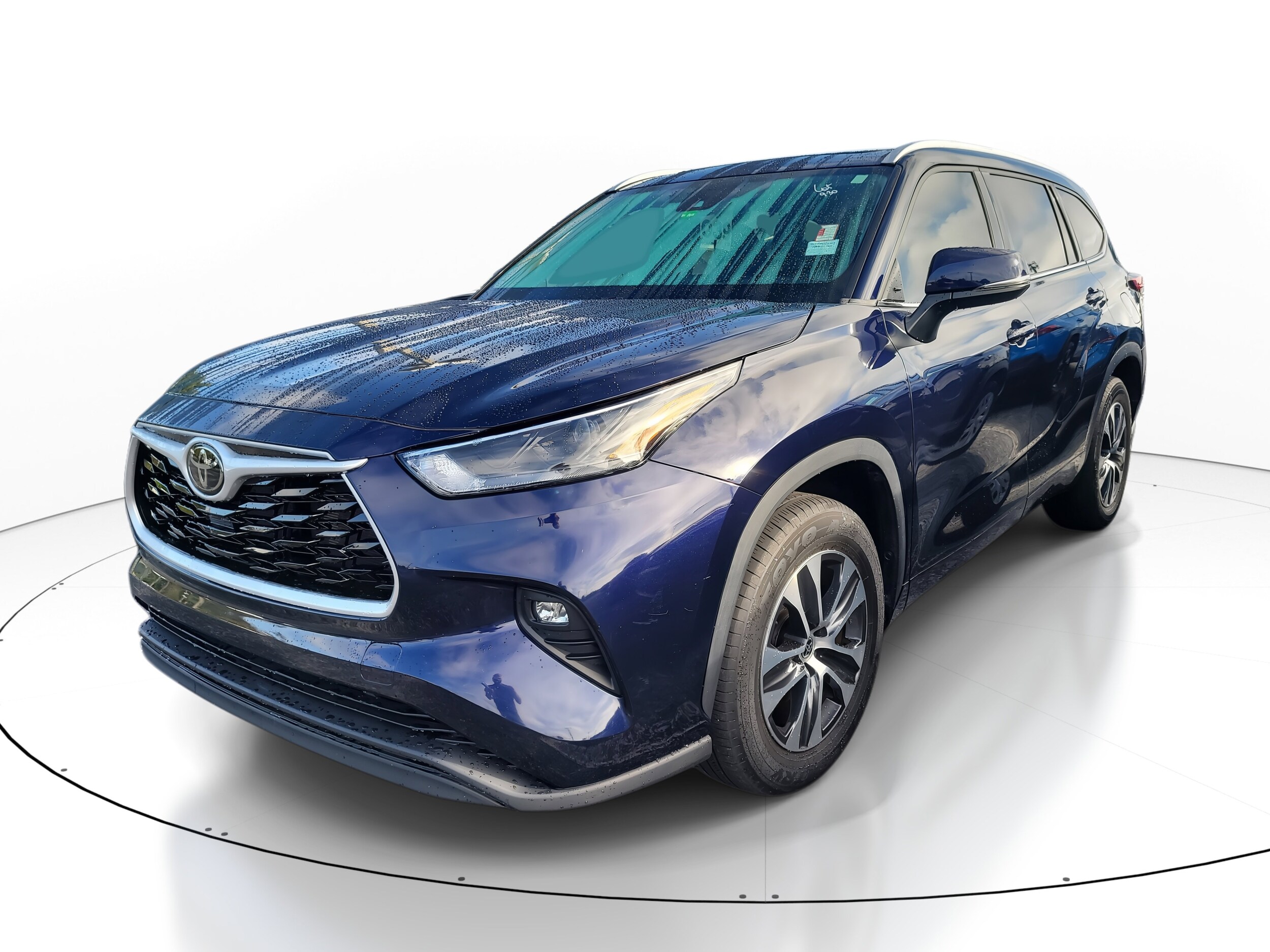 2022 Toyota Highlander XLE photo 3