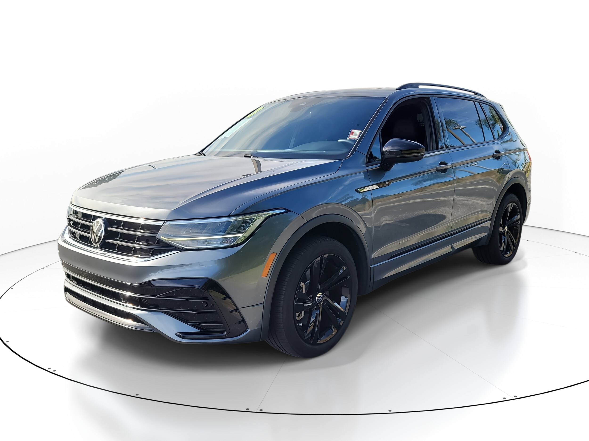 2023 Volkswagen Tiguan SE R-Line Black photo 3