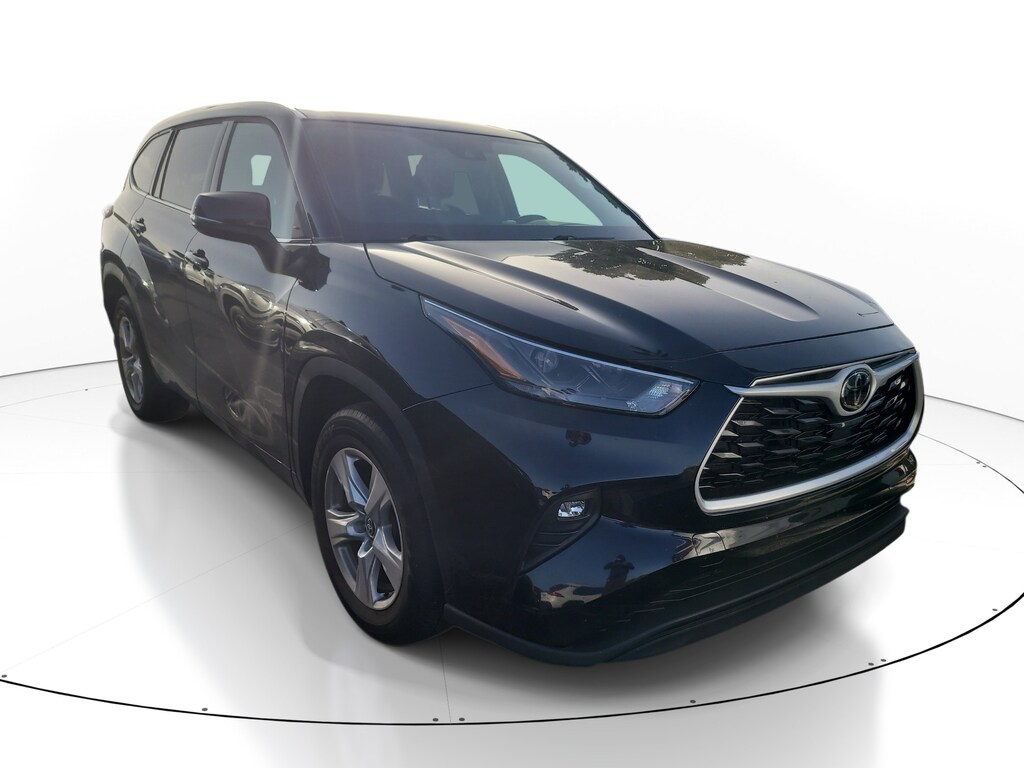 Used 2022 Toyota Highlander LE SUV