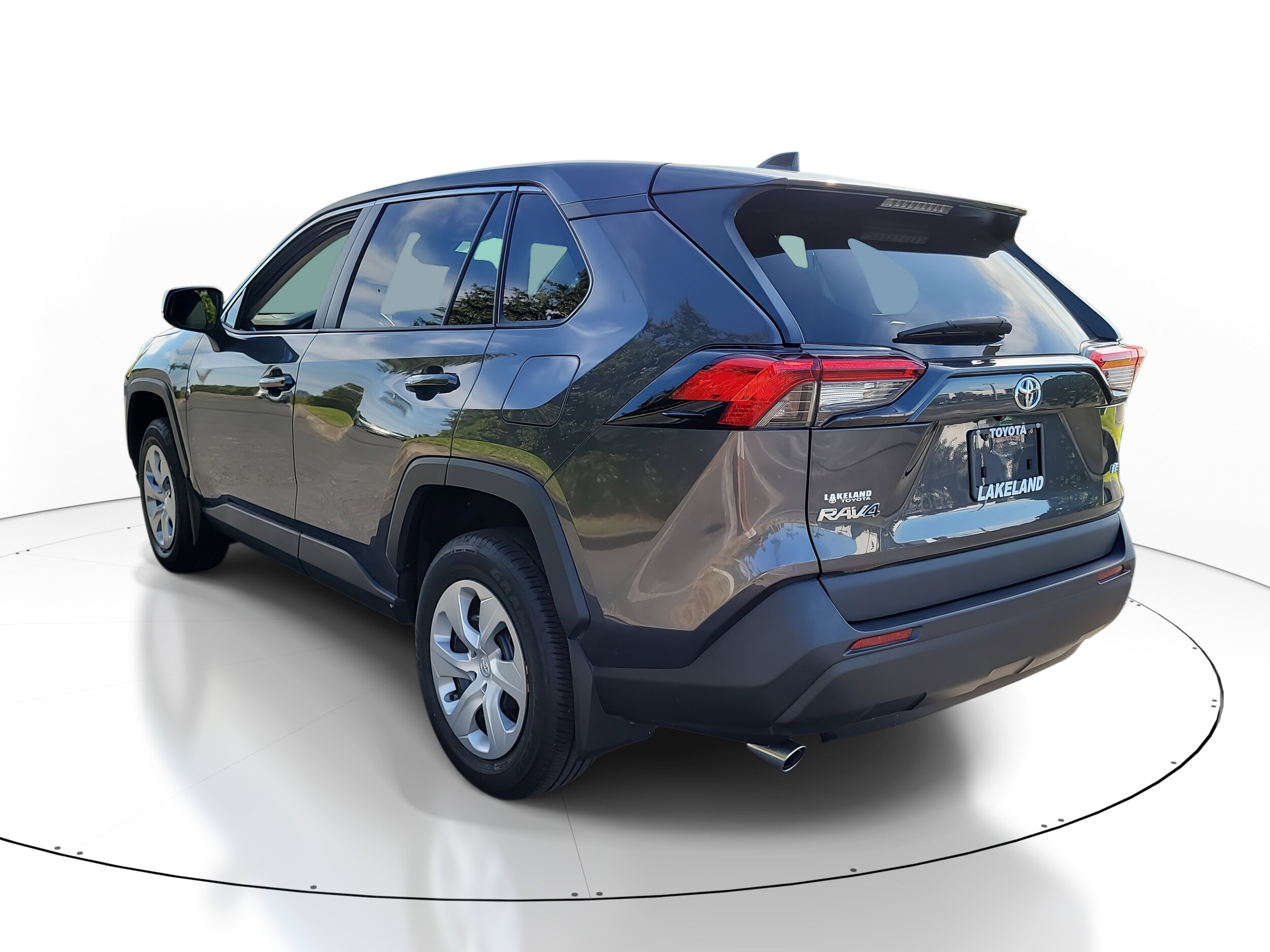 2024 Toyota RAV4 LE photo 4
