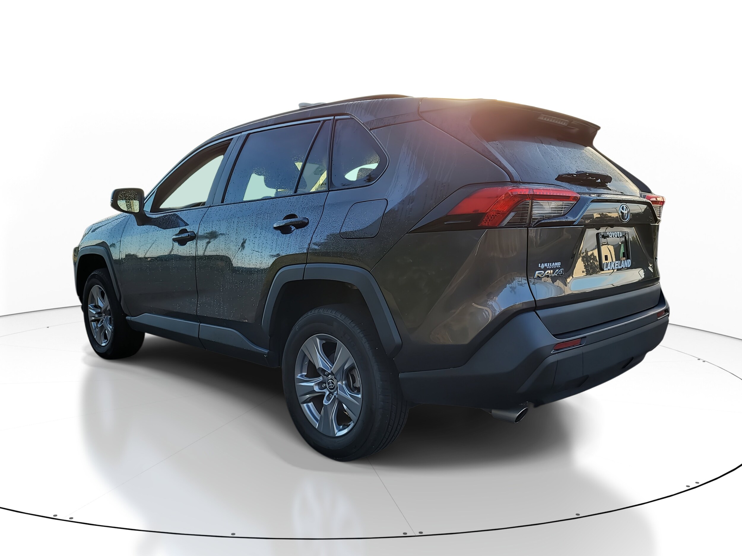 2023 Toyota RAV4 XLE photo 4