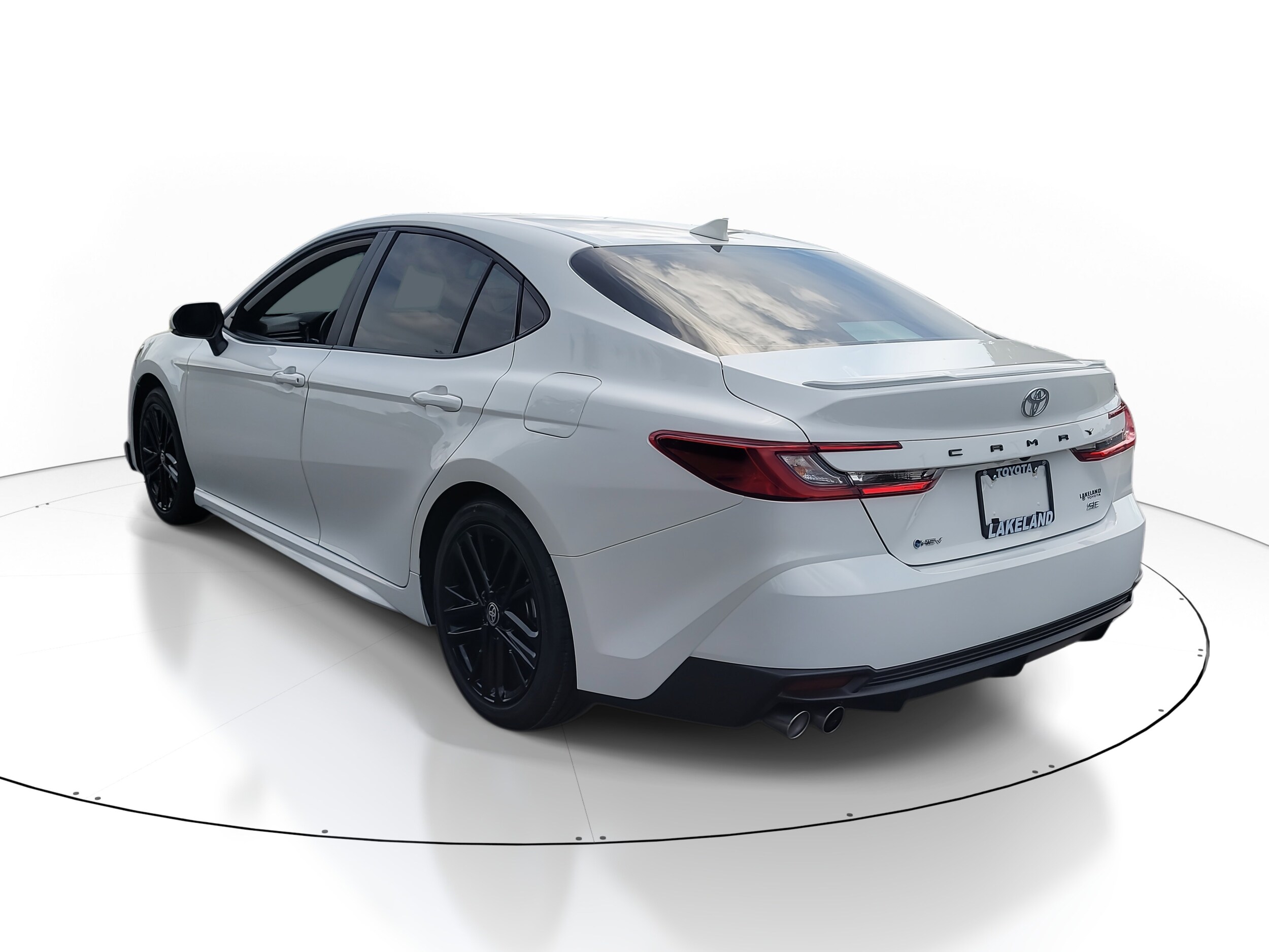 2025 Toyota Camry SE photo 4