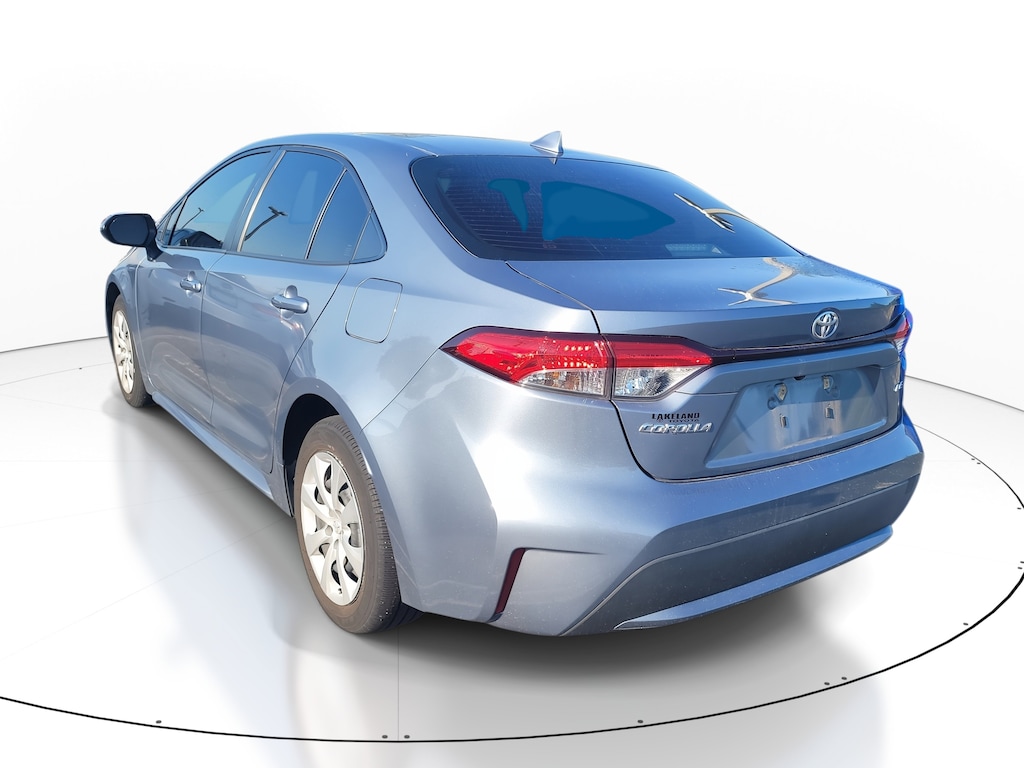 2022 Toyota Corolla LE photo 3