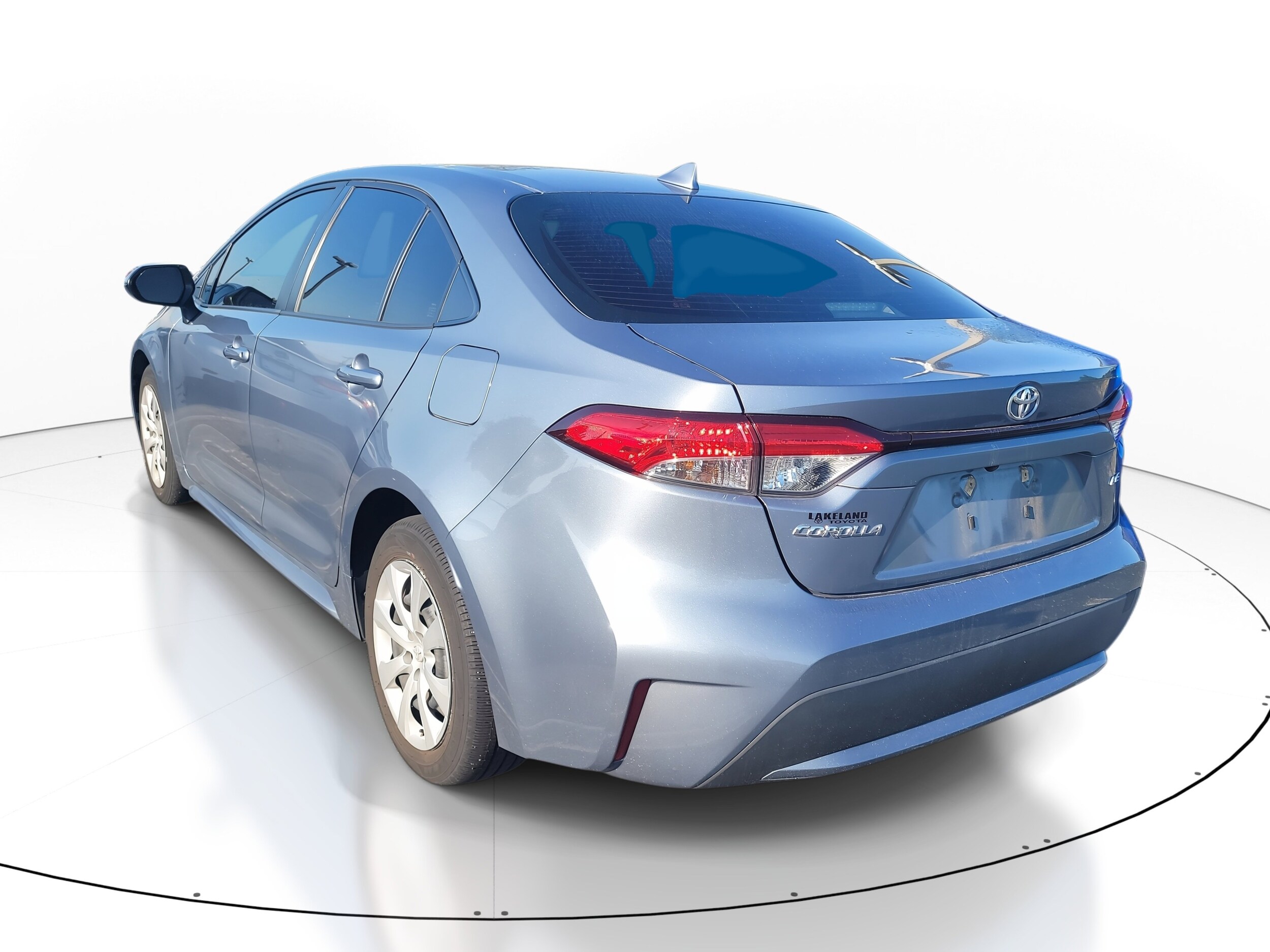 2022 Toyota Corolla LE photo 3