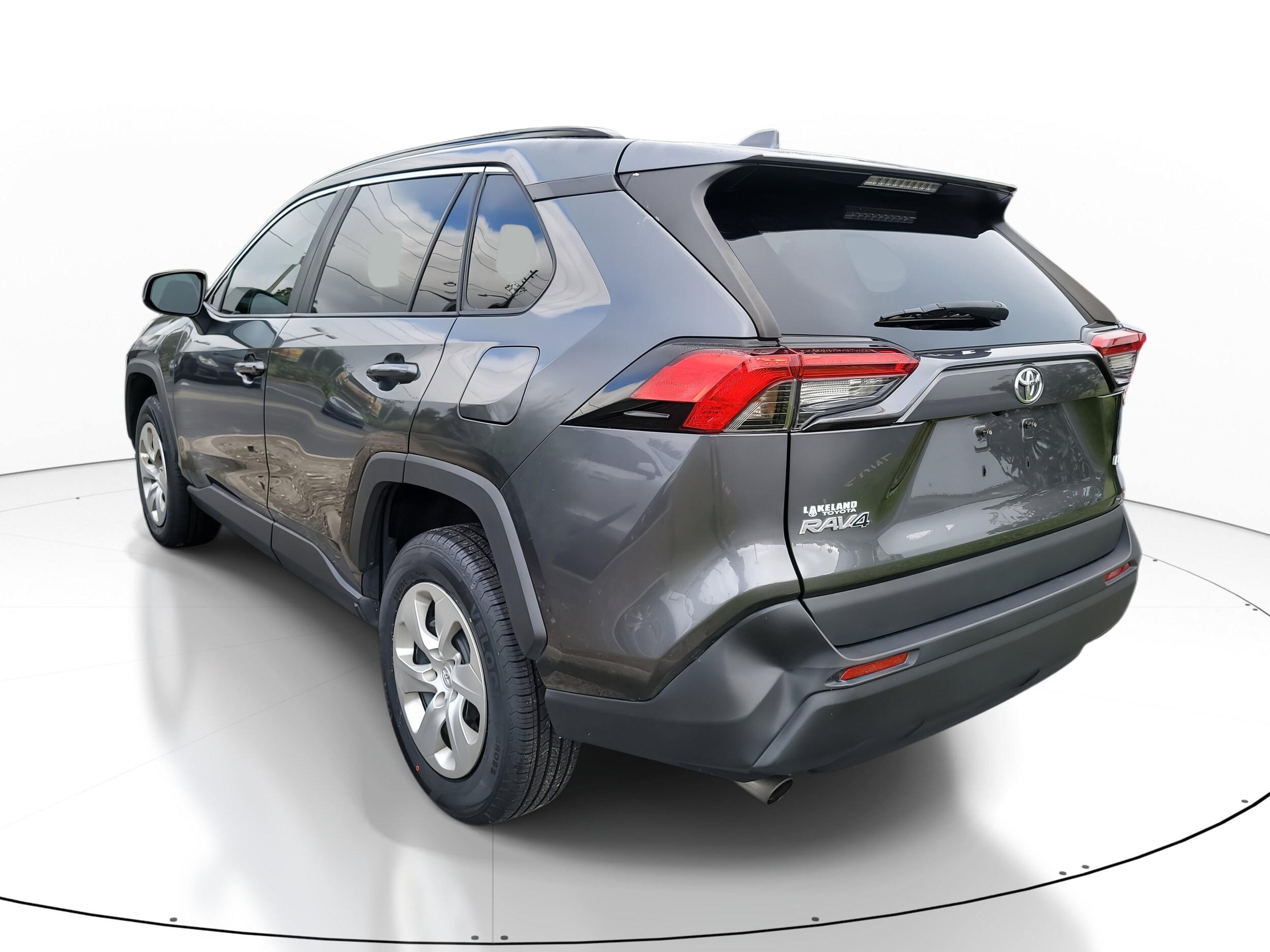2020 Toyota RAV4 LE photo 4