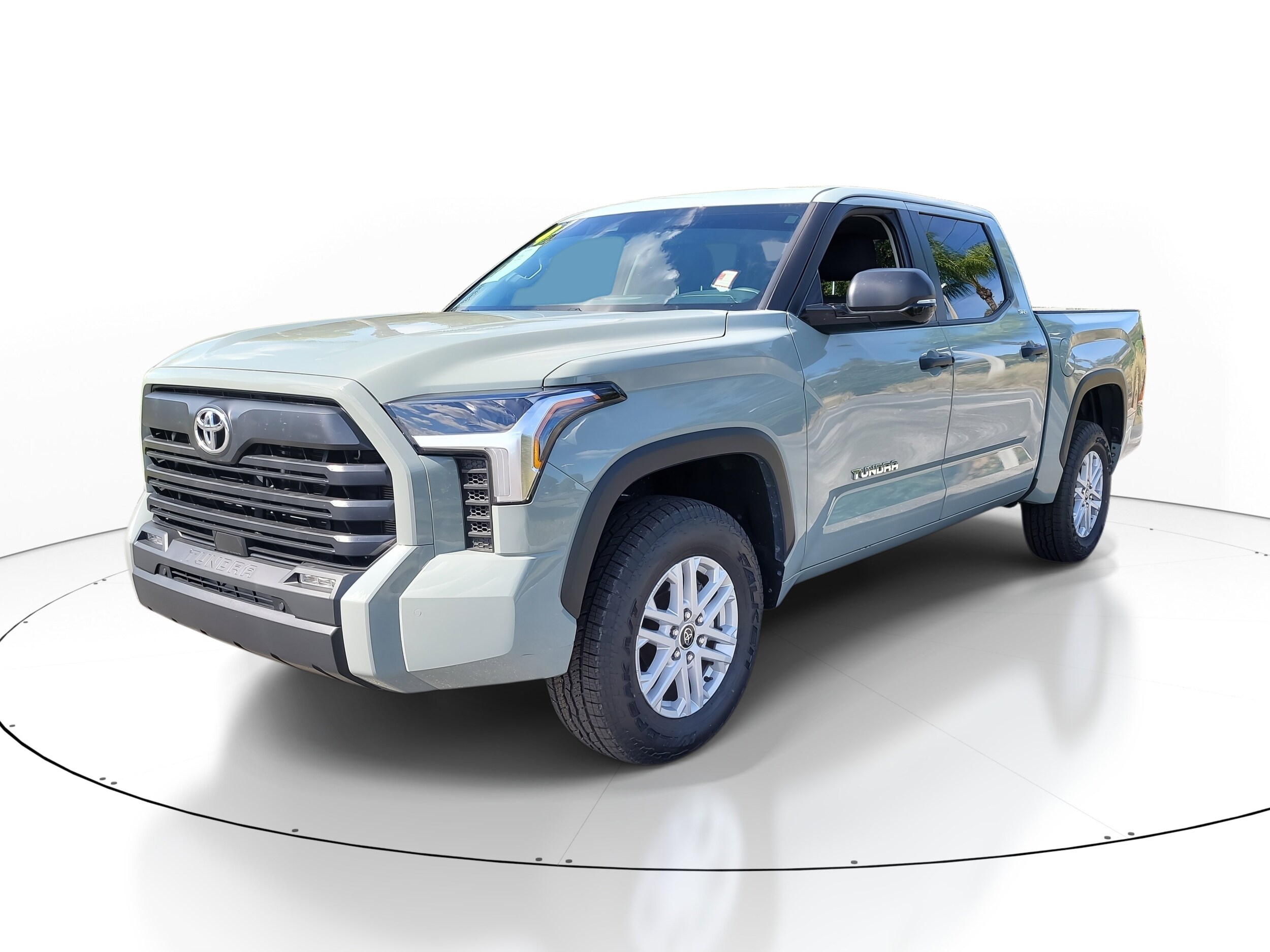 2024 Toyota Tundra SR5 CrewMax photo 3