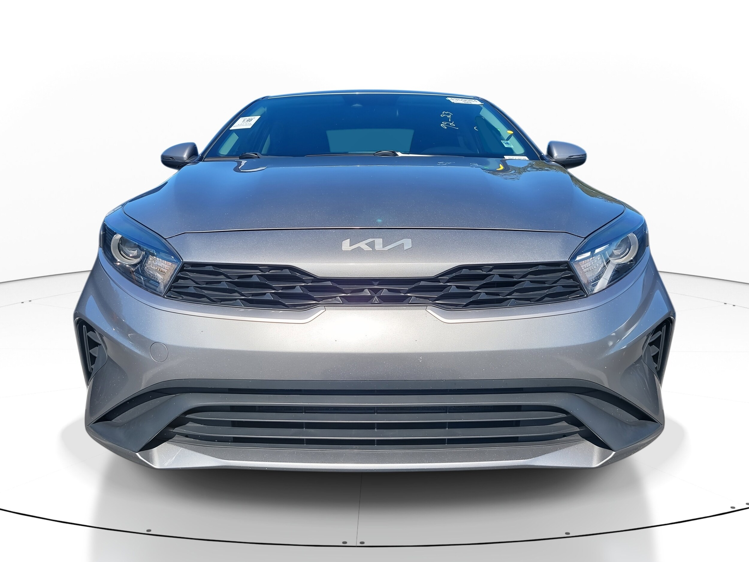 2022 Kia Forte LXS photo 2