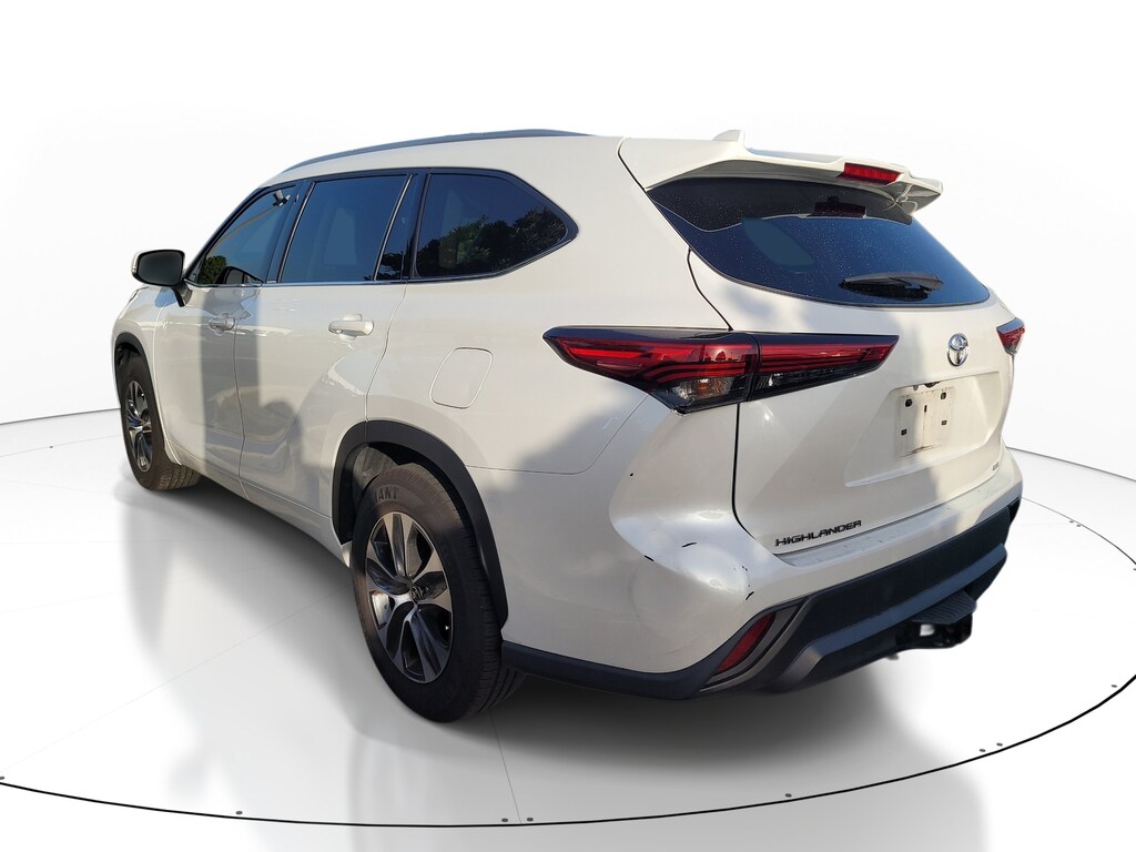 Used 2022 Toyota Highlander XLE SUV